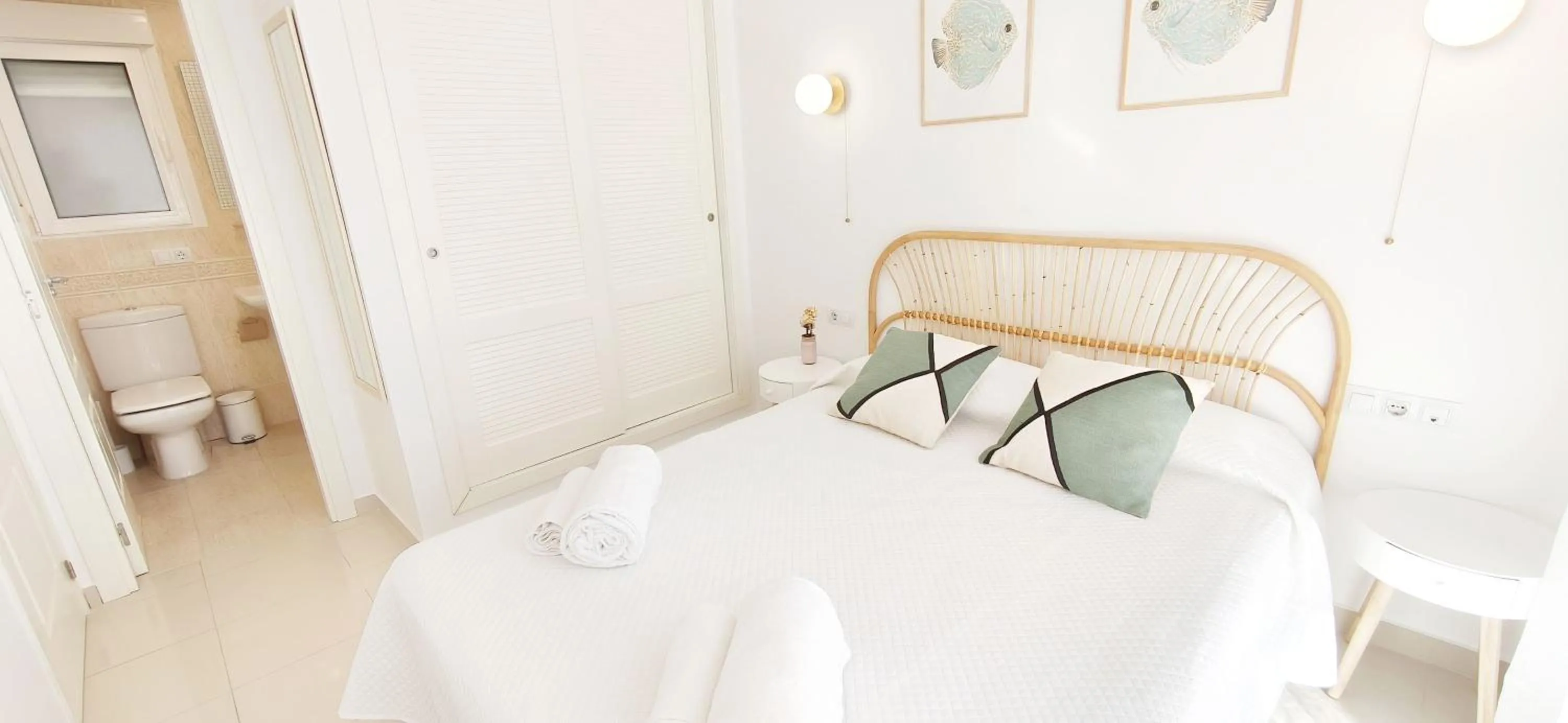 Bed in Apartamento Medina Molins by DENIA COSTA
