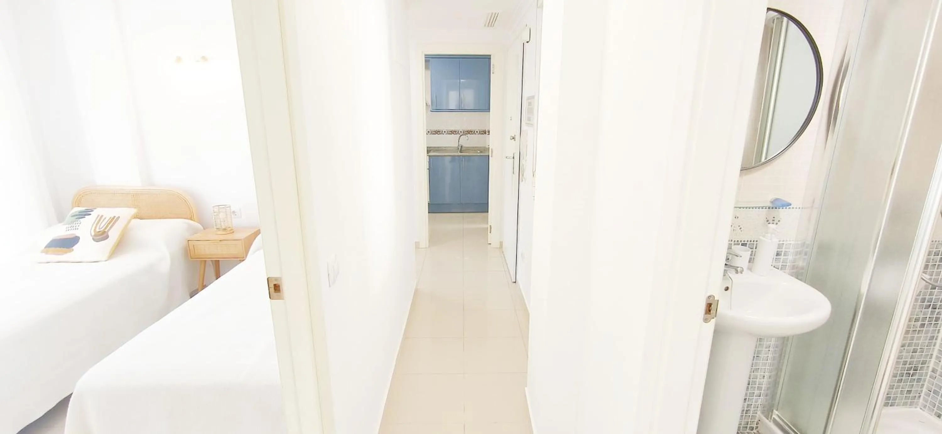 Bed in Apartamento Medina Molins by DENIA COSTA