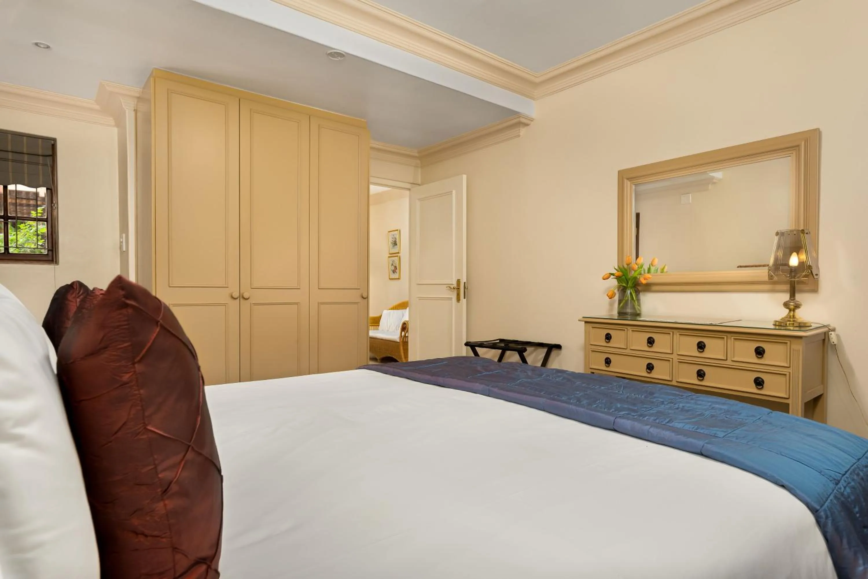 Bed in Gable Manor by Neighbourgood