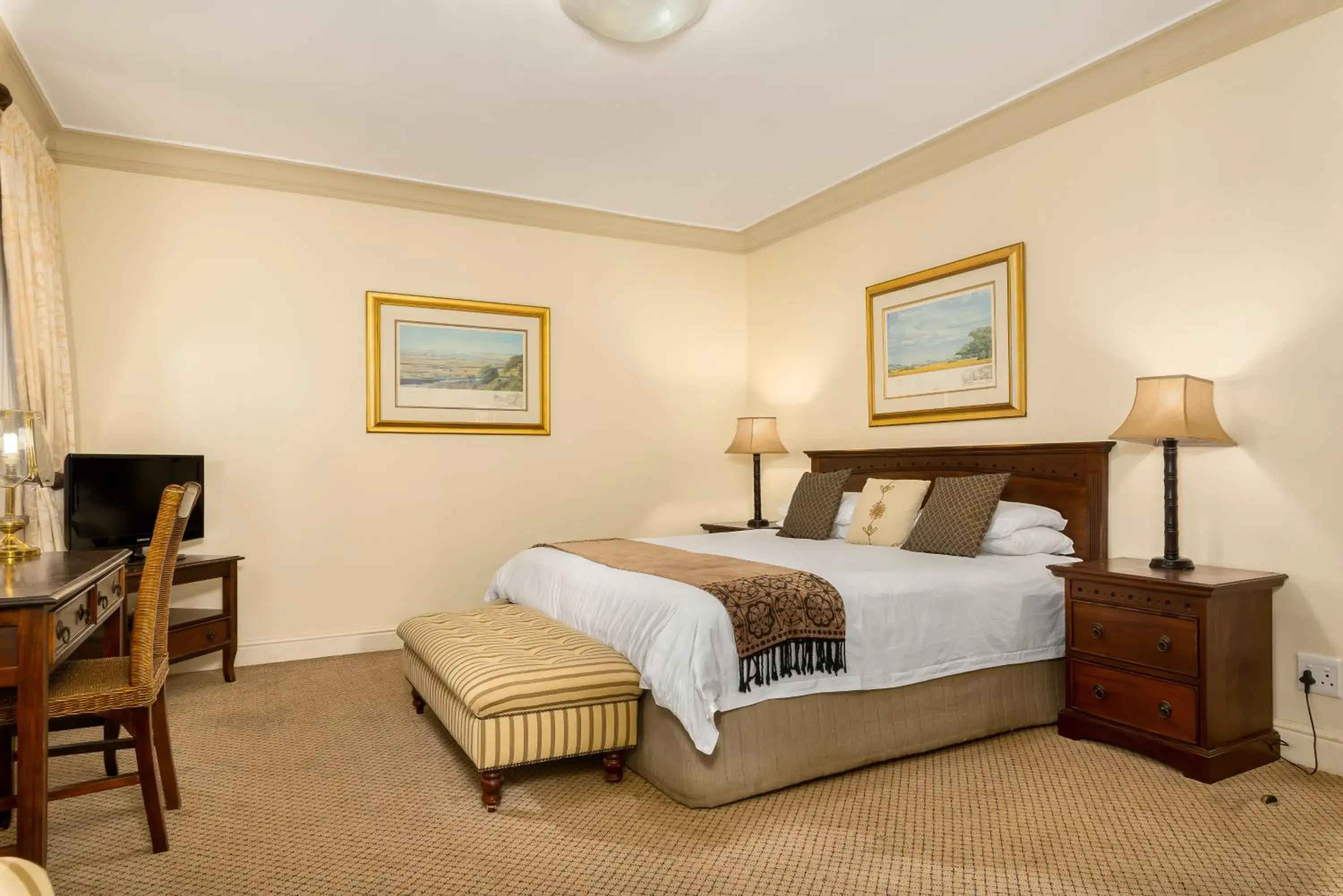 Deluxe Room in Gable Manor by Neighbourgood Deluxe Room in Gable Manor by Neighbourgood