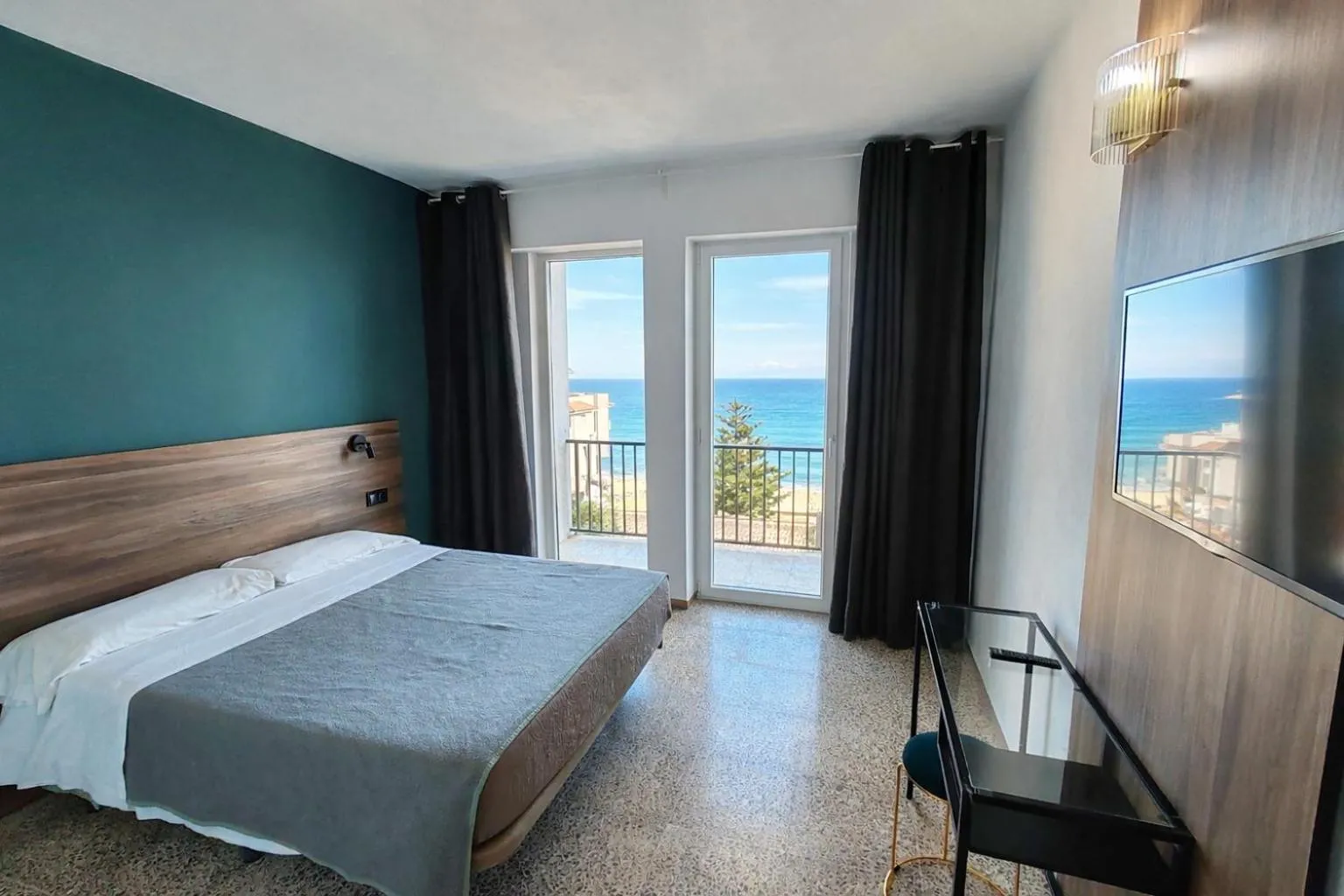 Double Room with Sea View in Hotel OCTOPUS