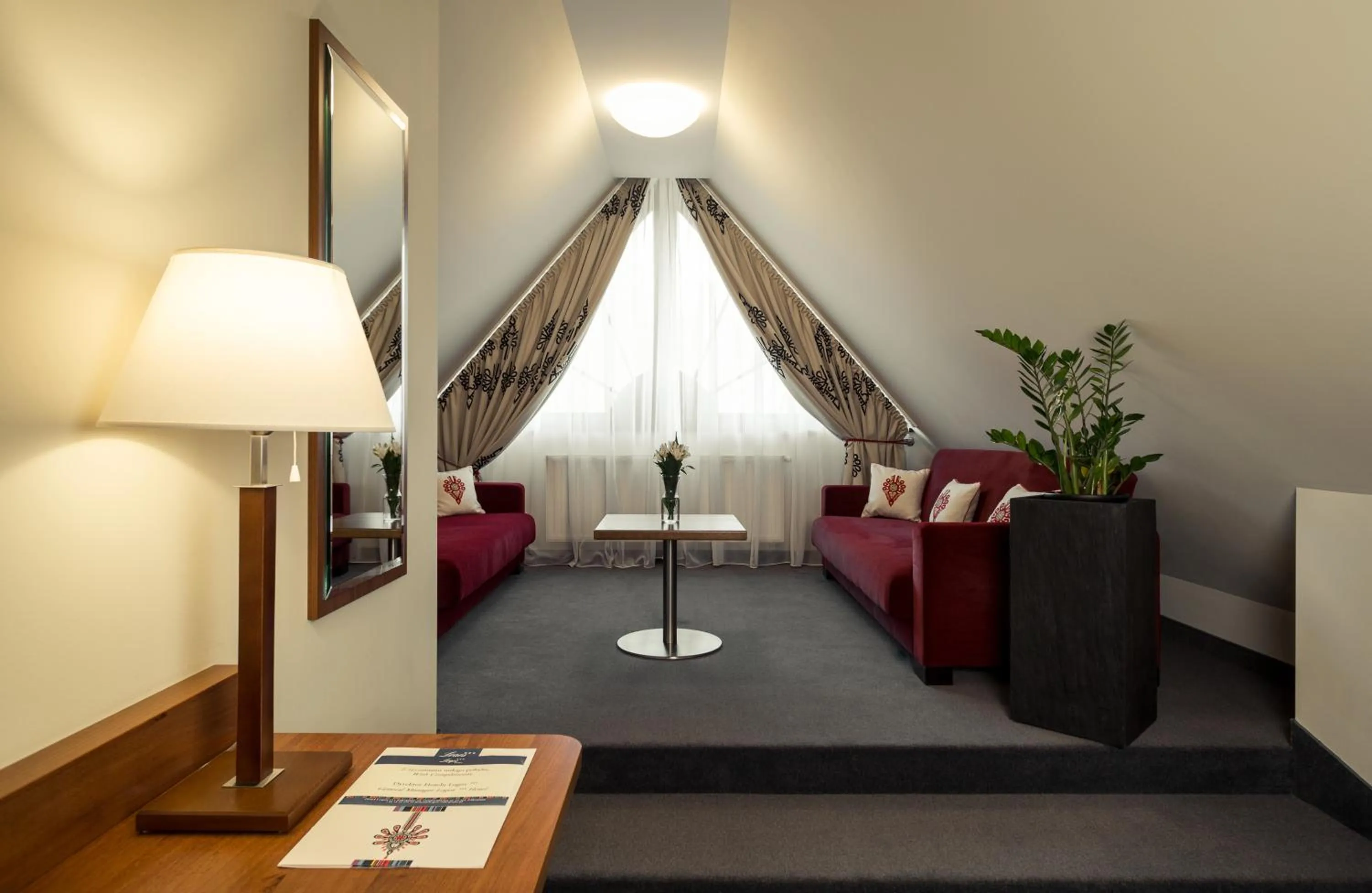 Photo of the whole room in Hotel Logos