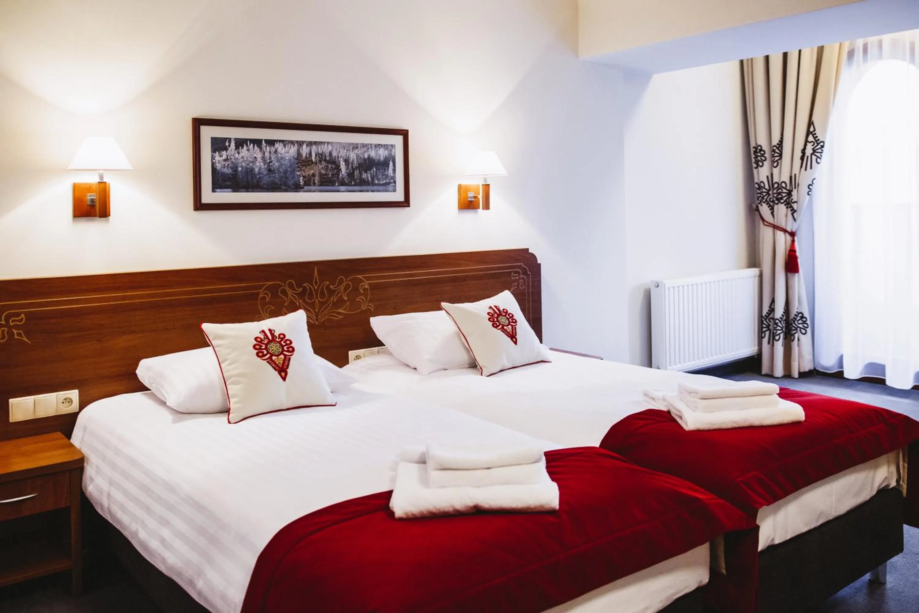 Photo of the whole room, Bed in Hotel Logos