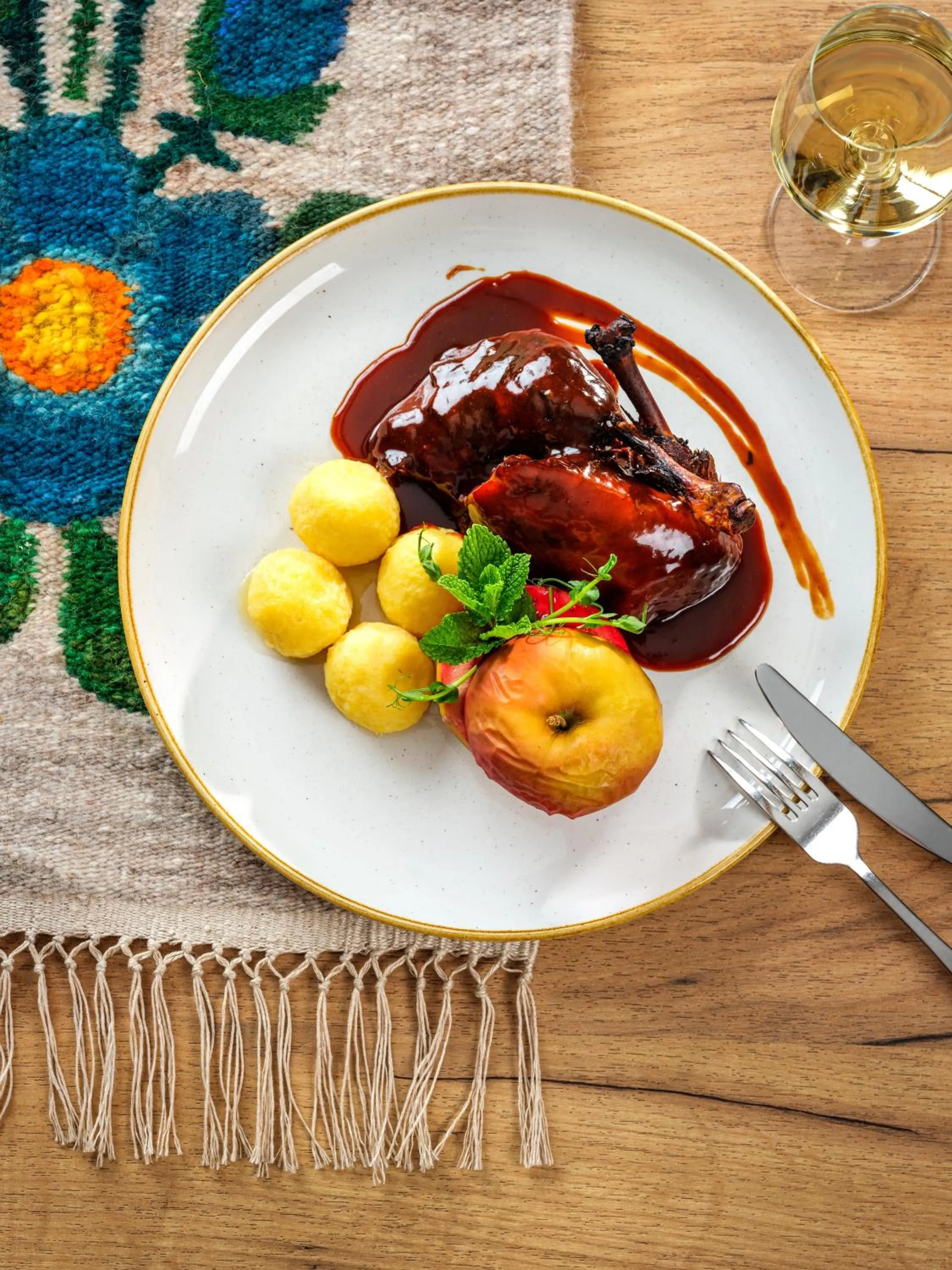 Food and drinks in Hotel Logos