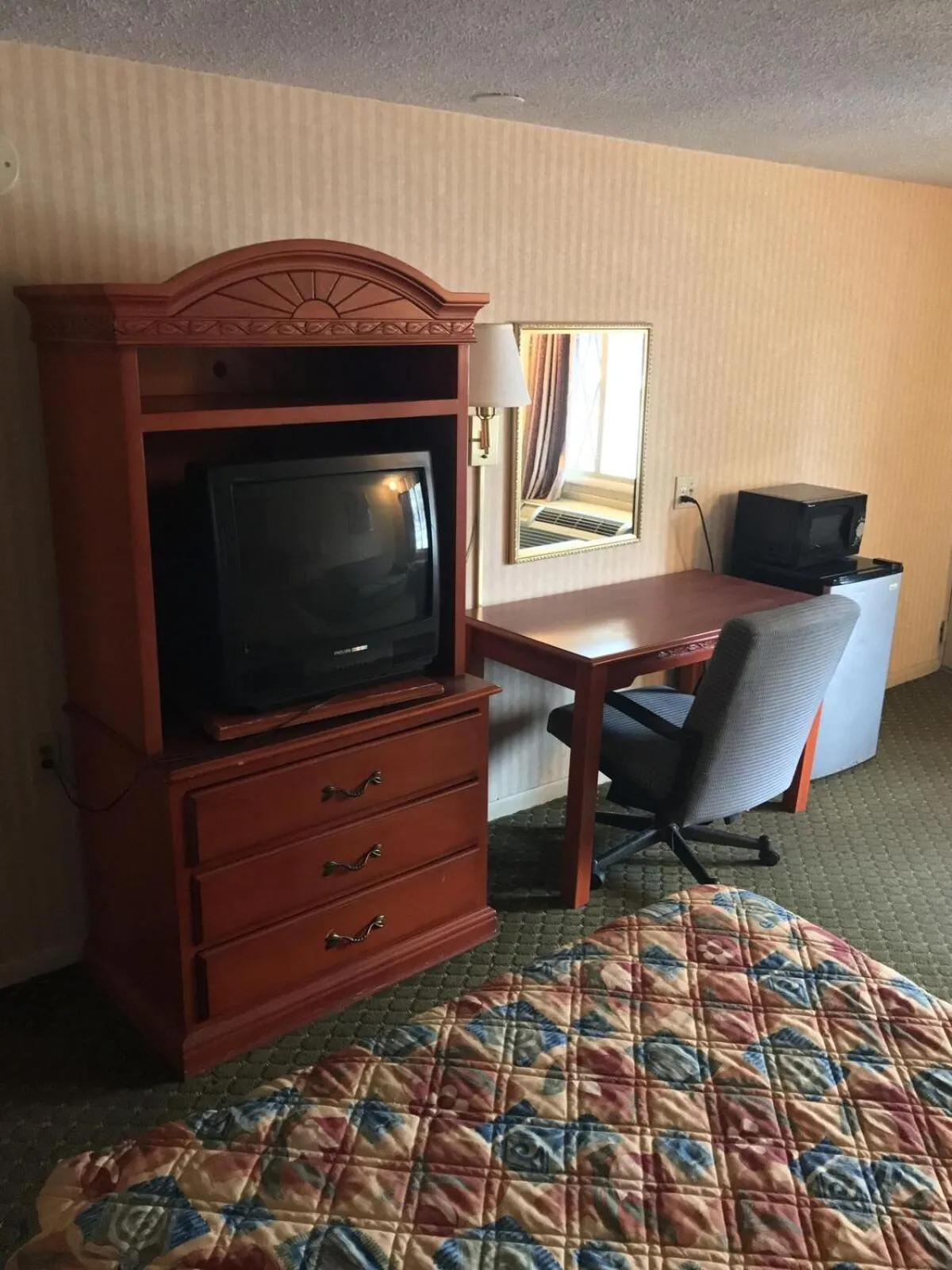Home Town Inn