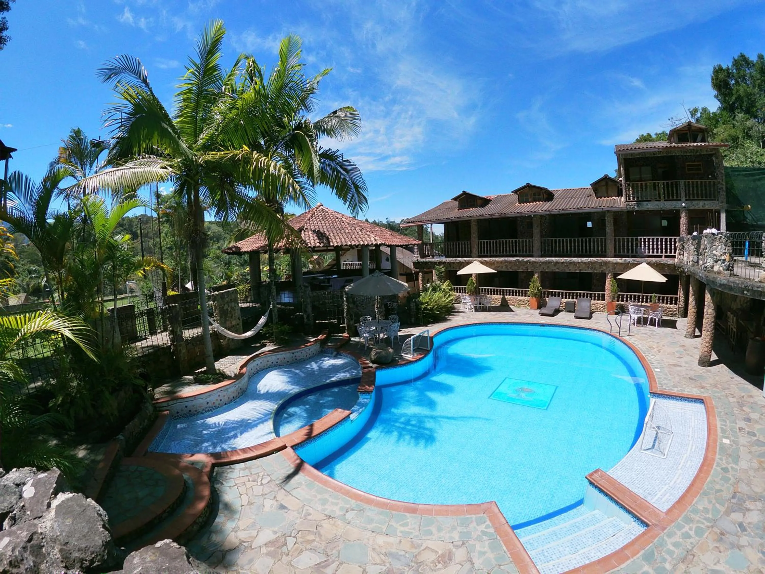 Swimming pool in La Casa del Arbol