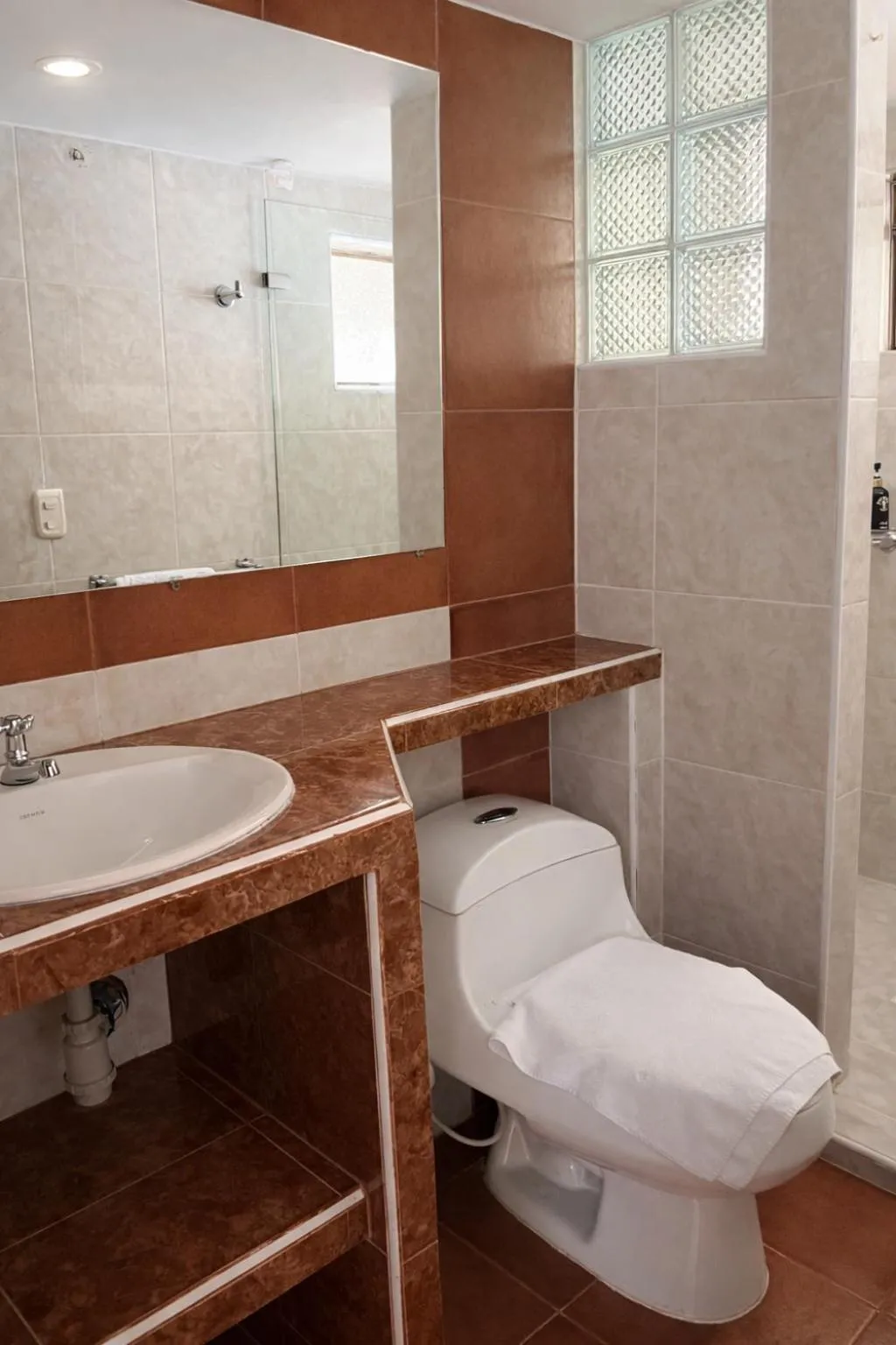 Shower in La Casa del Arbol