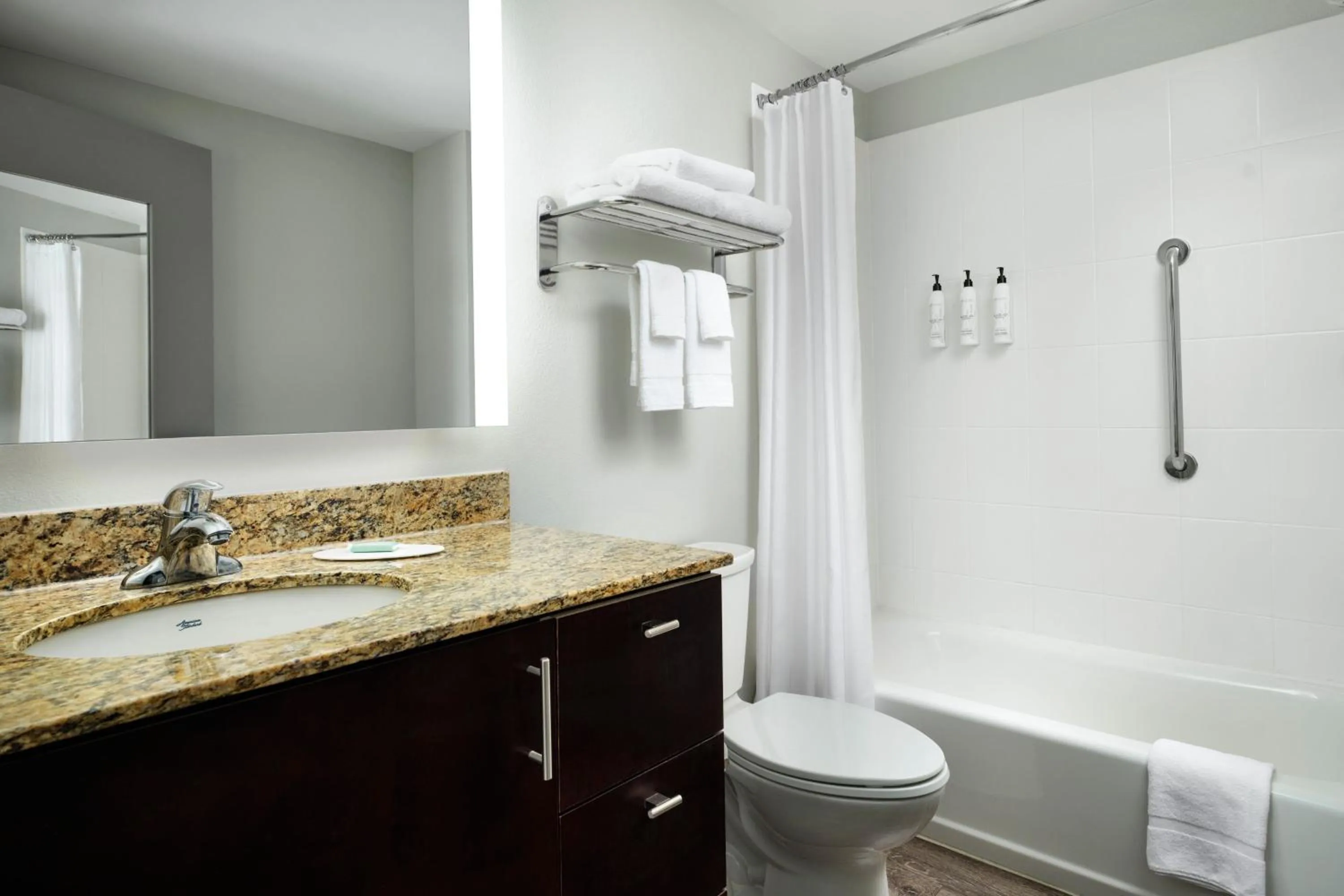 Bathroom in TownePlace Suites by Marriott Columbia Northwest/Harbison