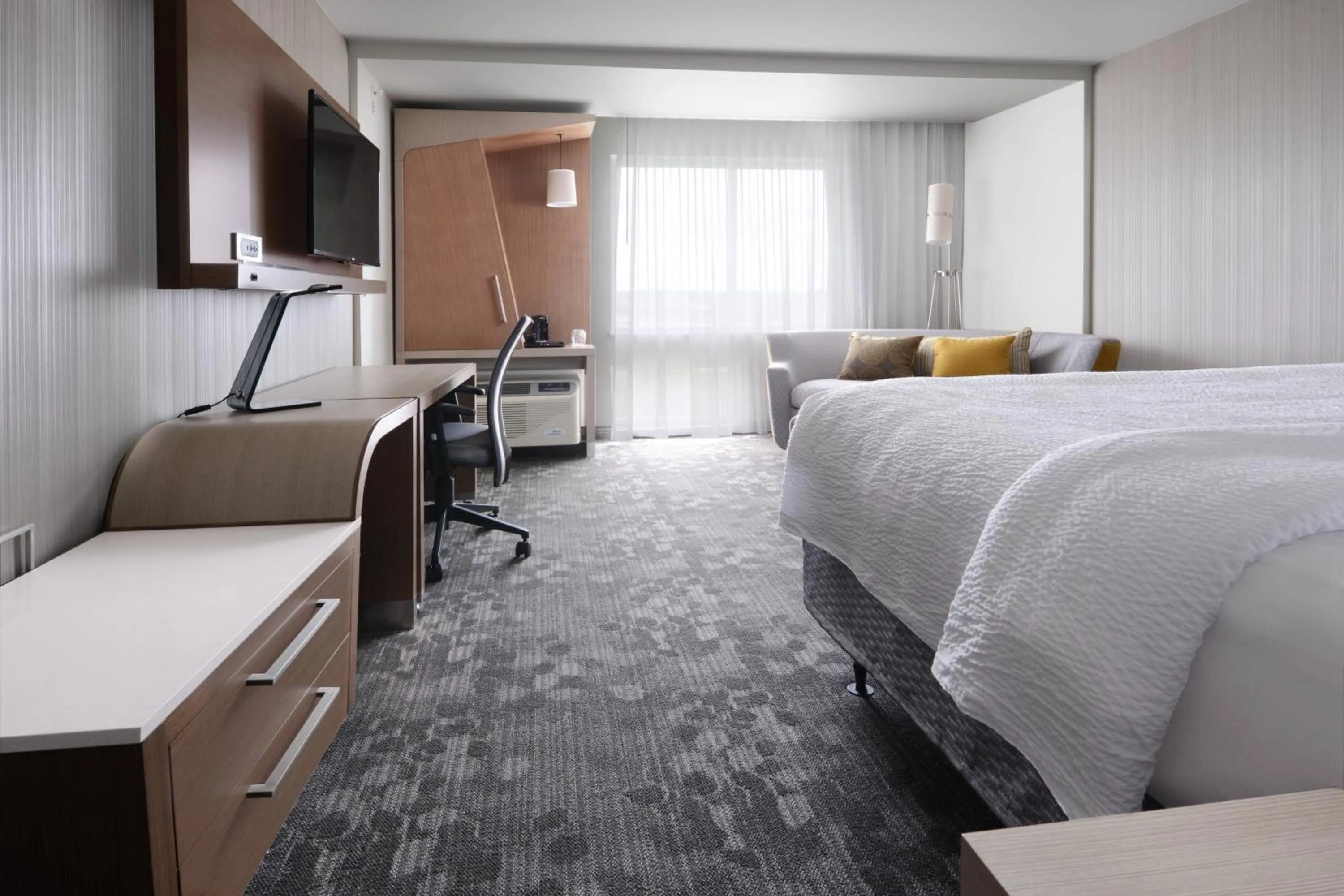 Photo of the whole room, Bed in Courtyard by Marriott Dallas Plano/The Colony
