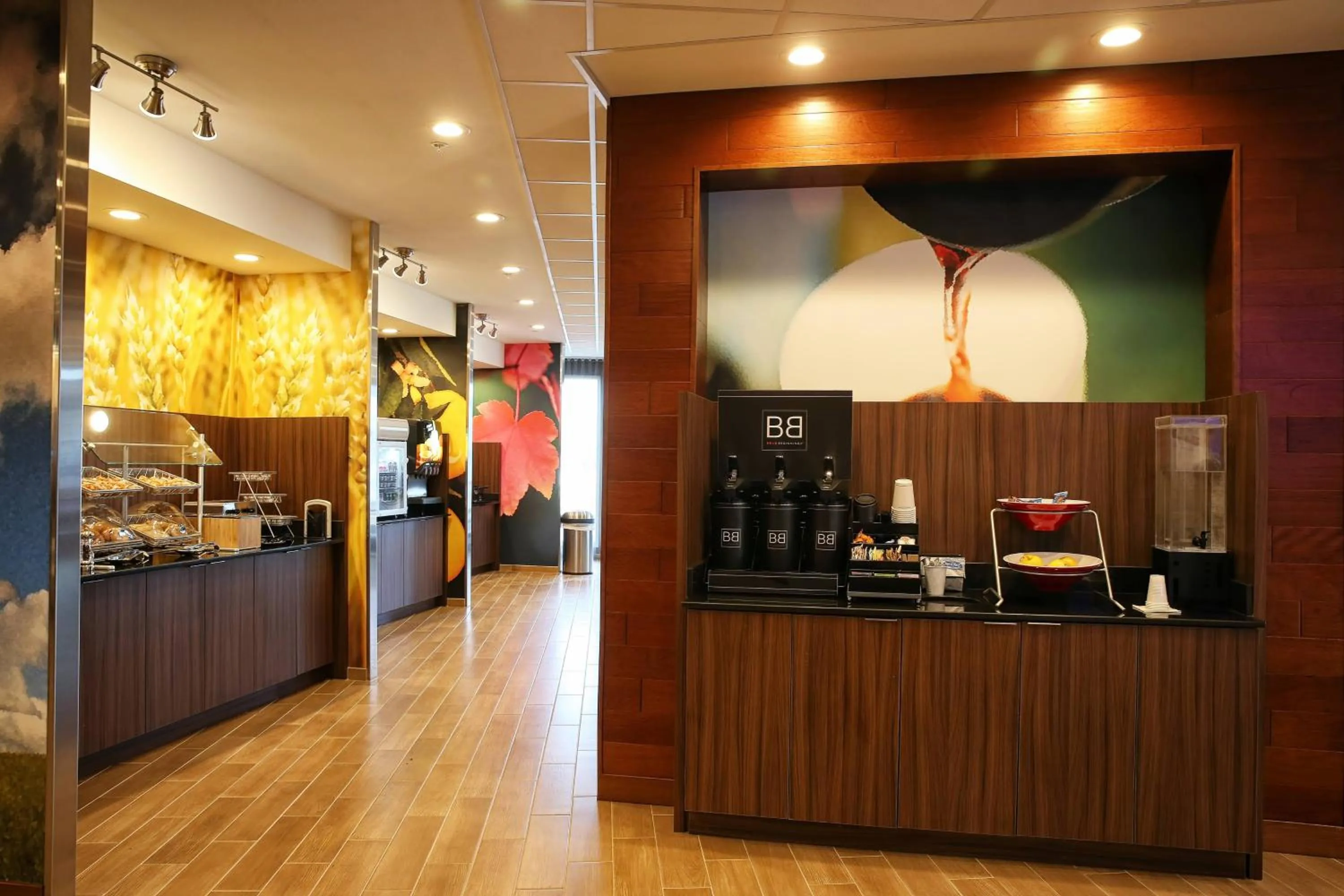 Breakfast in Fairfield Inn & Suites by Marriott Madison Verona