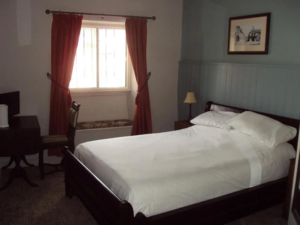 Bedroom in The George Inn