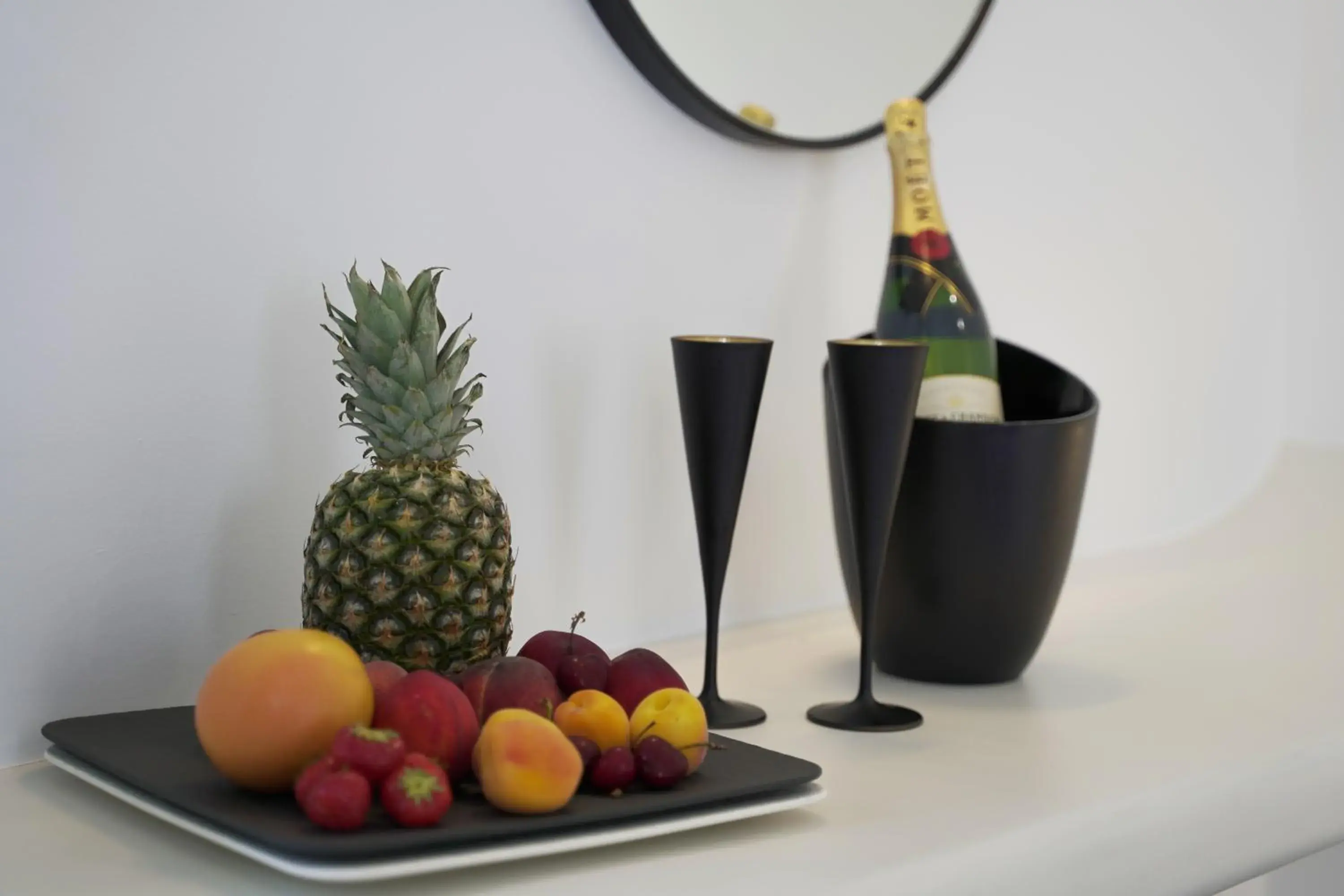 Food and drinks in King's Suites Food and drinks in King's Suites