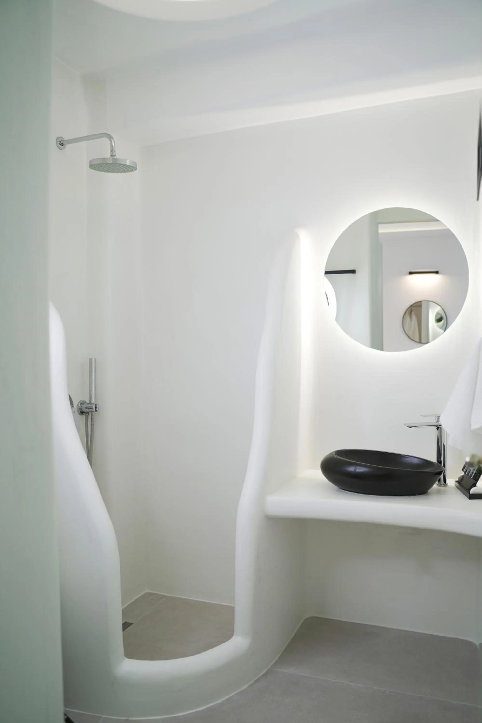 Bathroom in King's Suites