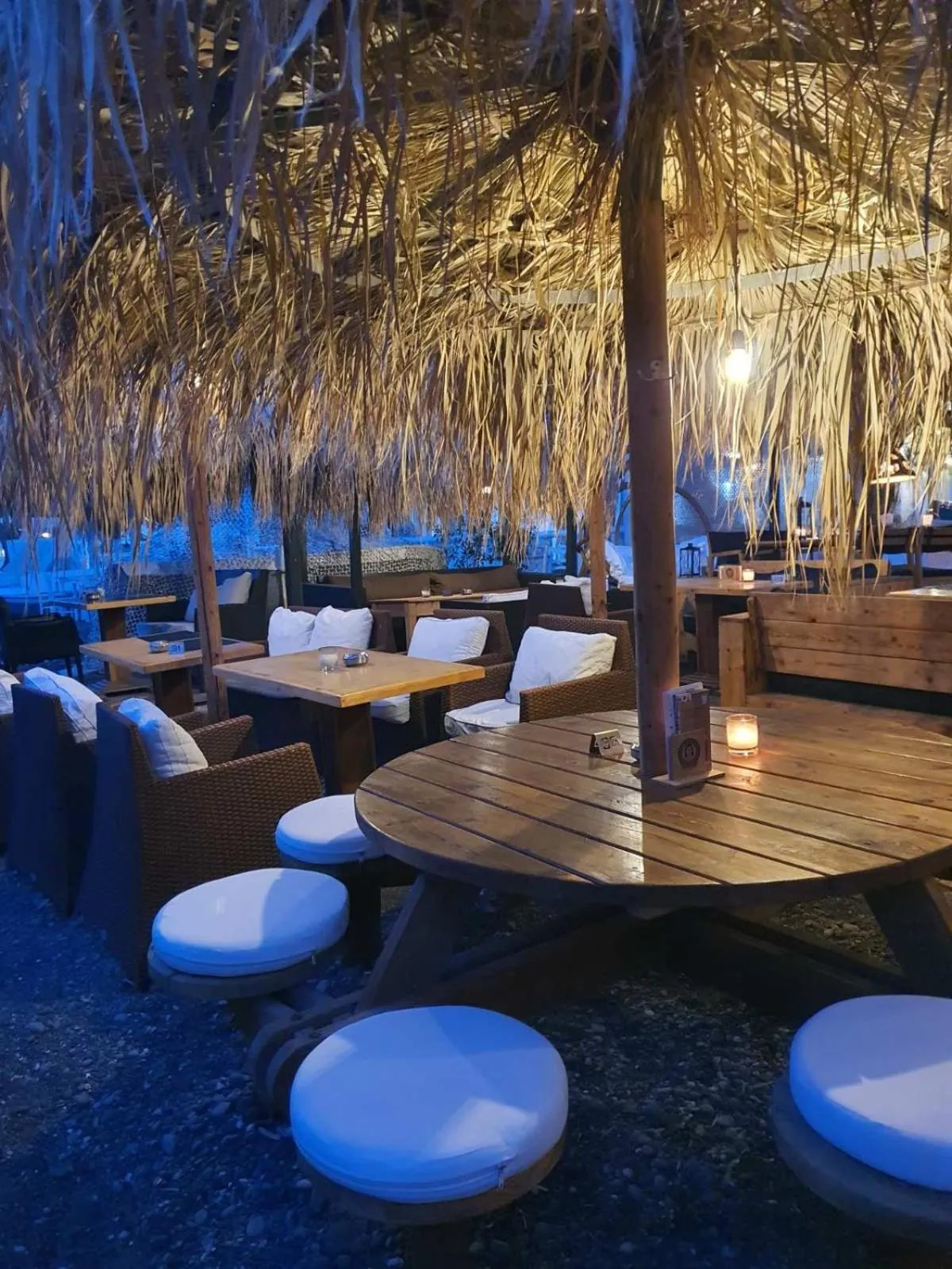 Restaurant/places to eat in King's Suites