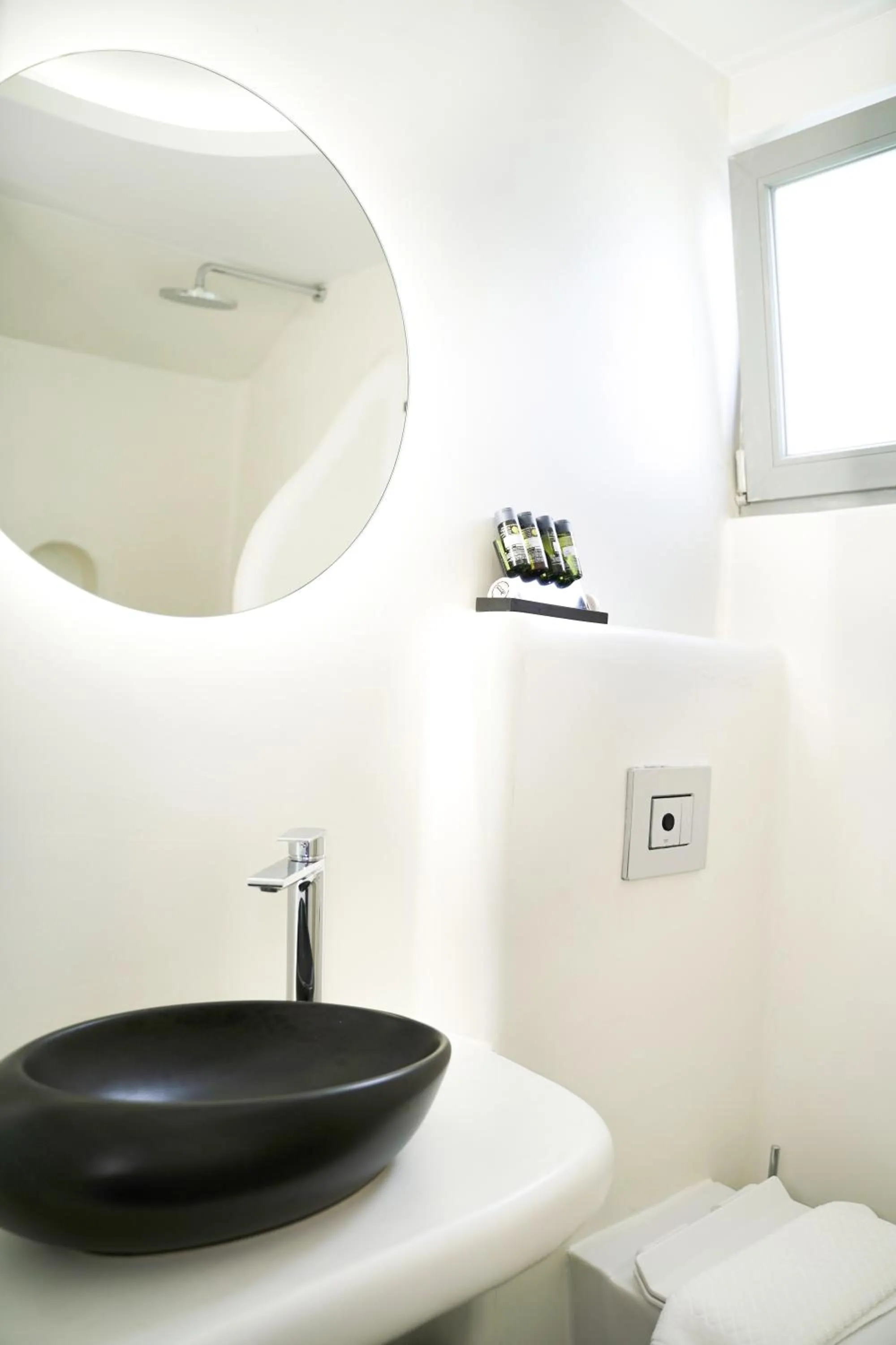 Bathroom in King's Suites