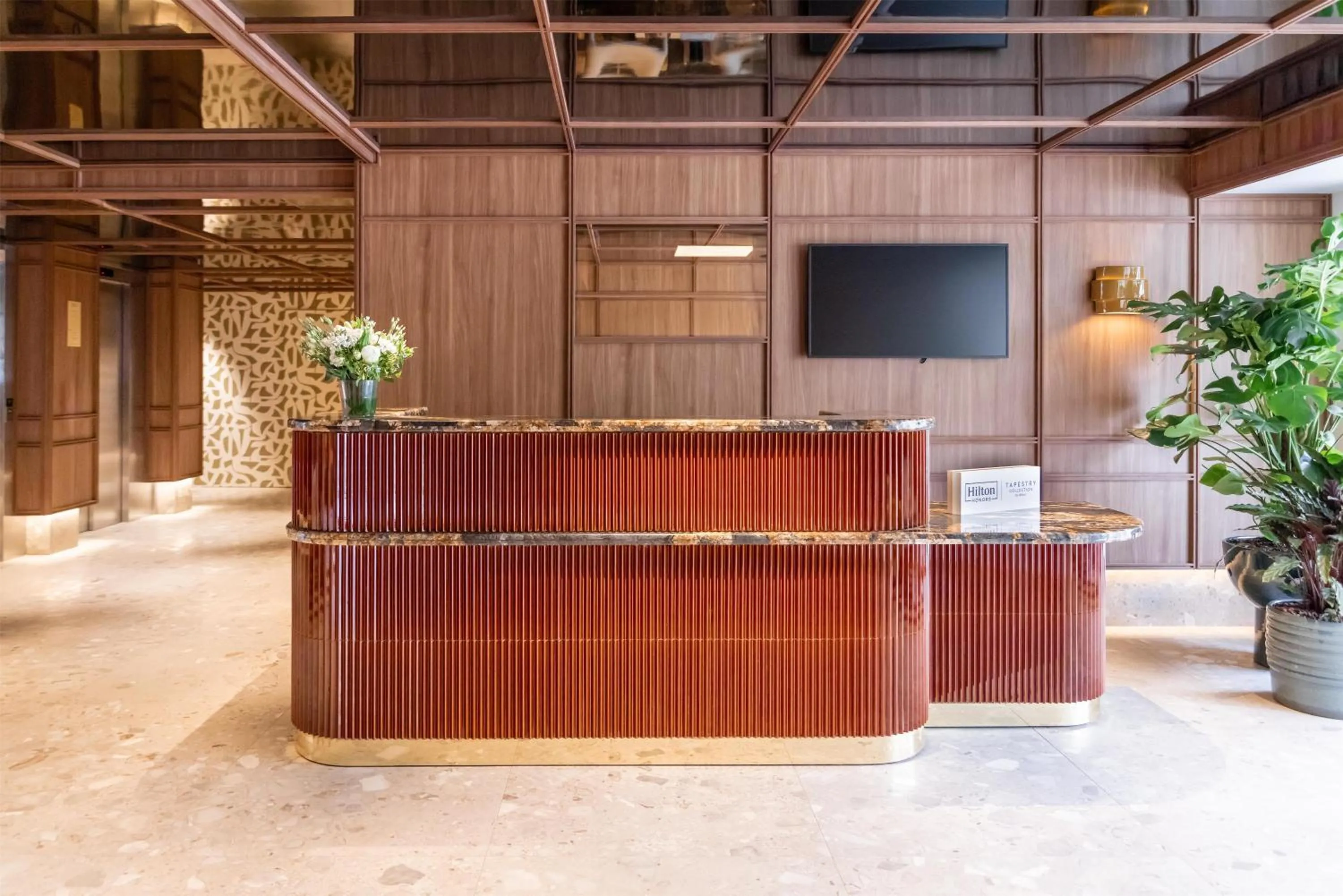 Hotel Ventura Saint-Tropez, Tapestry Collection By Hilton