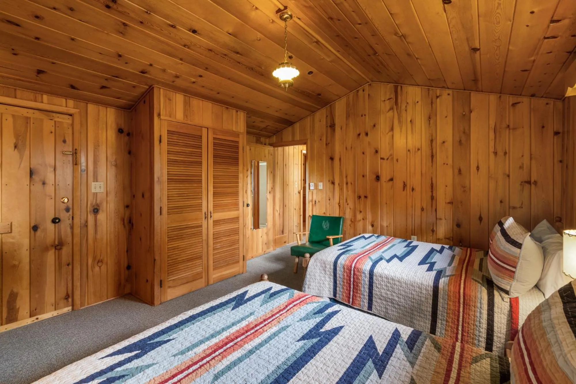 Bed in El Western Cabins & Lodges