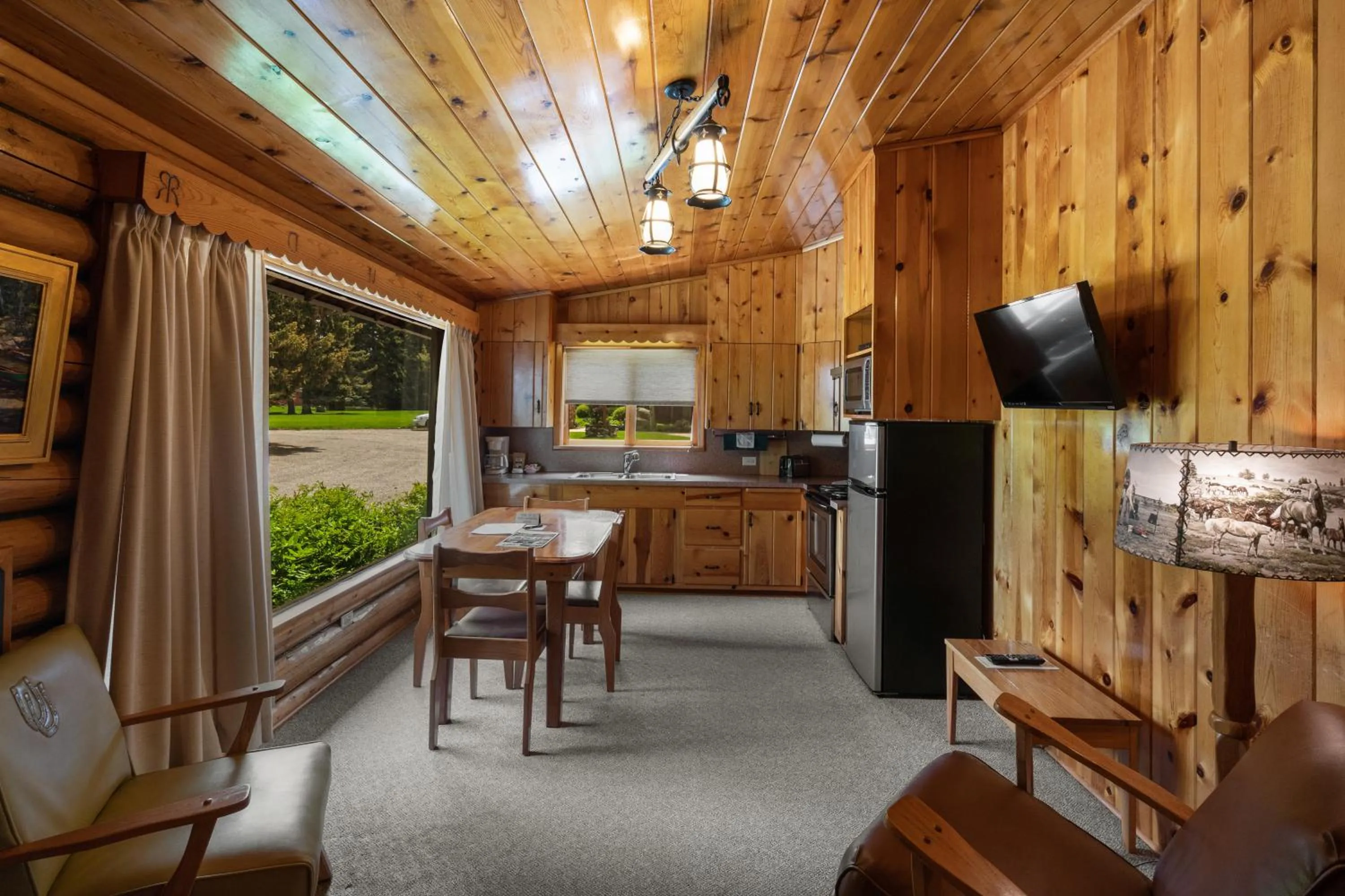 TV and multimedia in El Western Cabins & Lodges