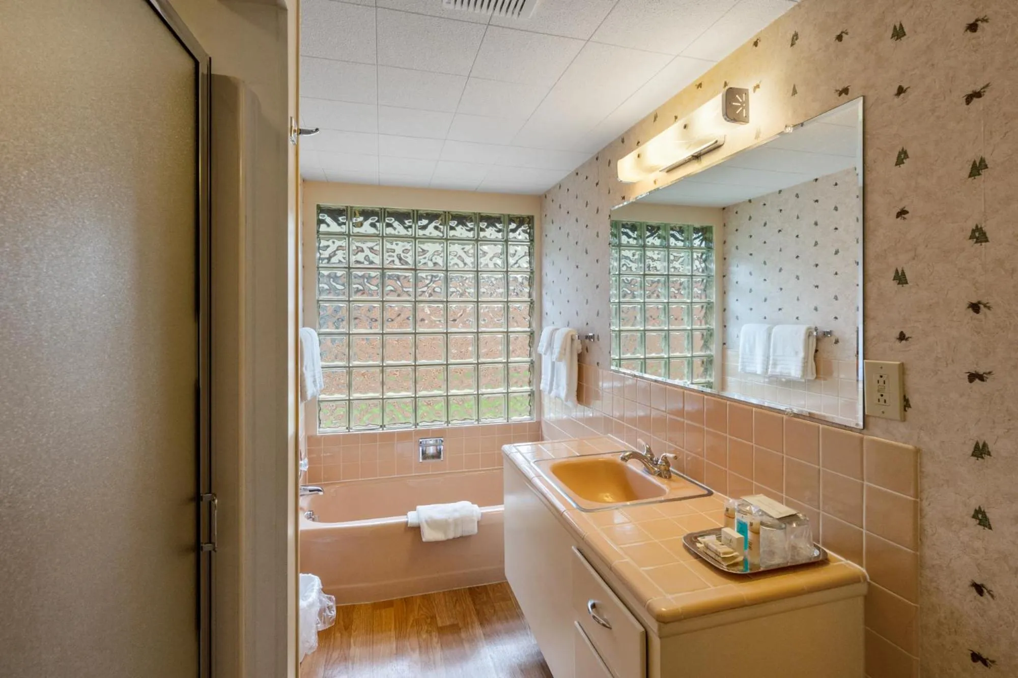 Shower in El Western Cabins & Lodges