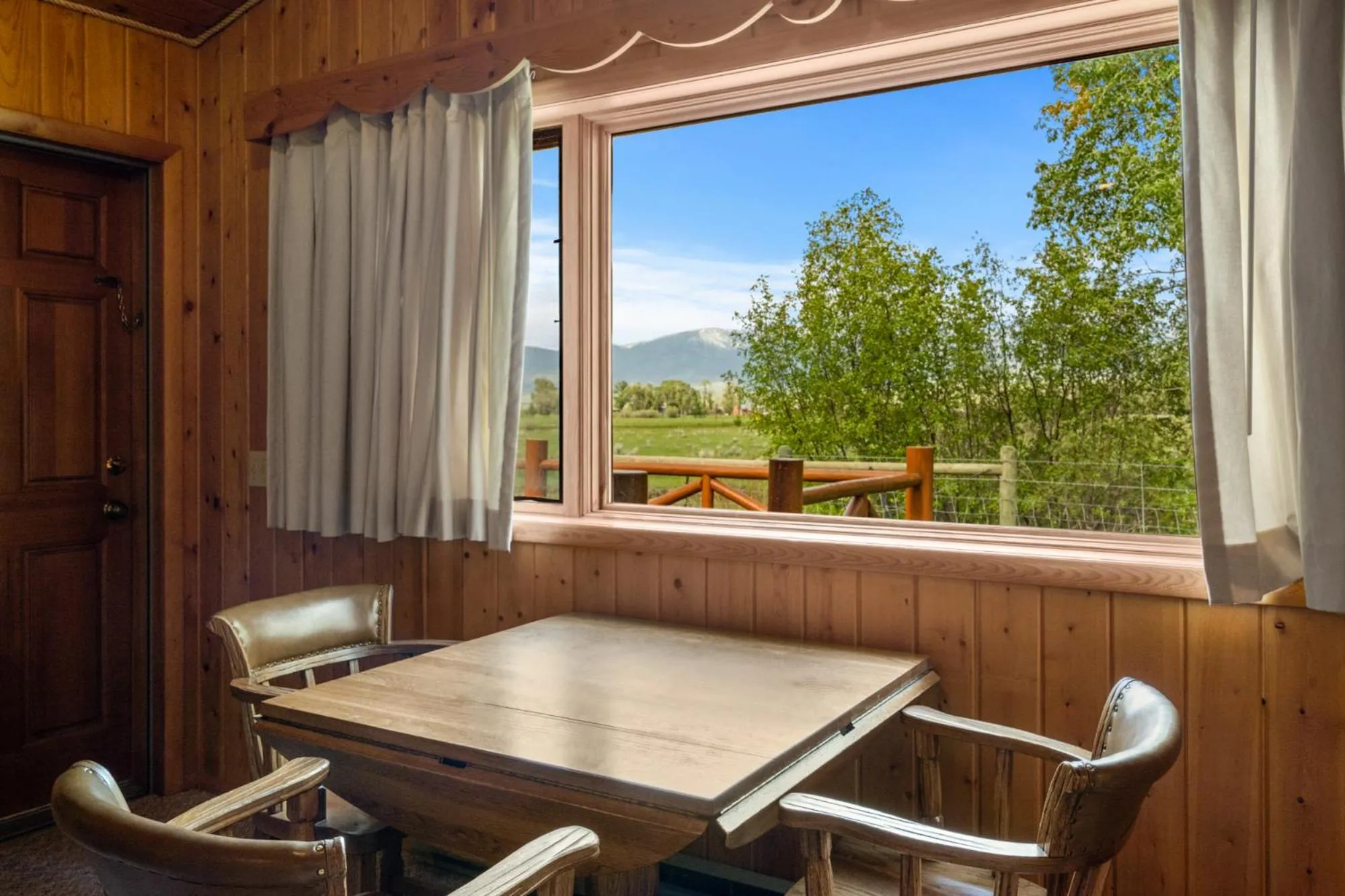 Natural landscape in El Western Cabins & Lodges