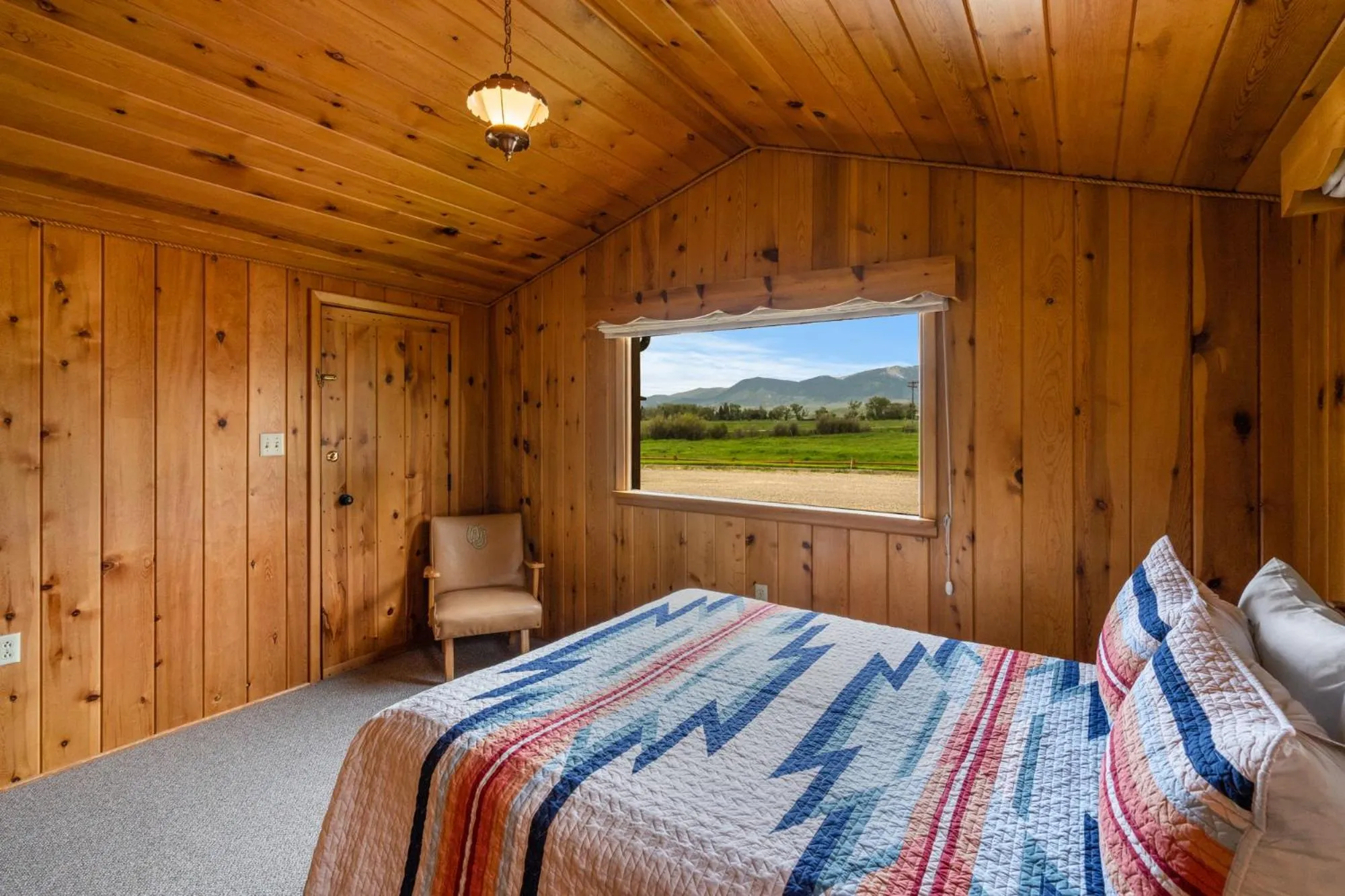 Bed in El Western Cabins & Lodges