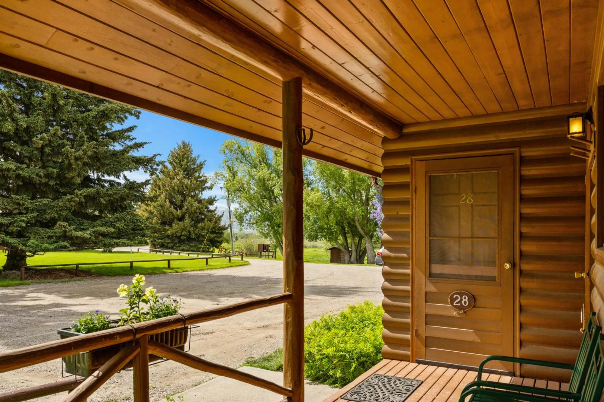 Property building in El Western Cabins & Lodges