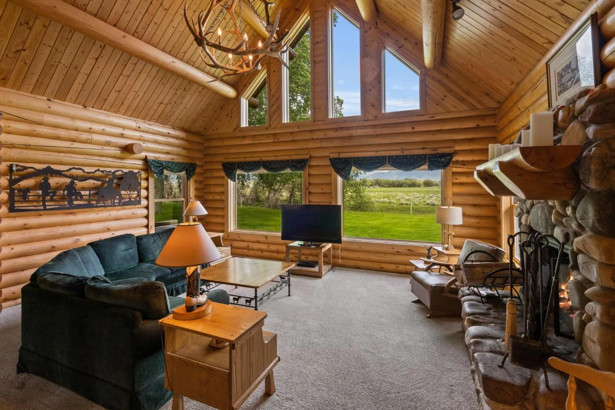 TV and multimedia in El Western Cabins & Lodges