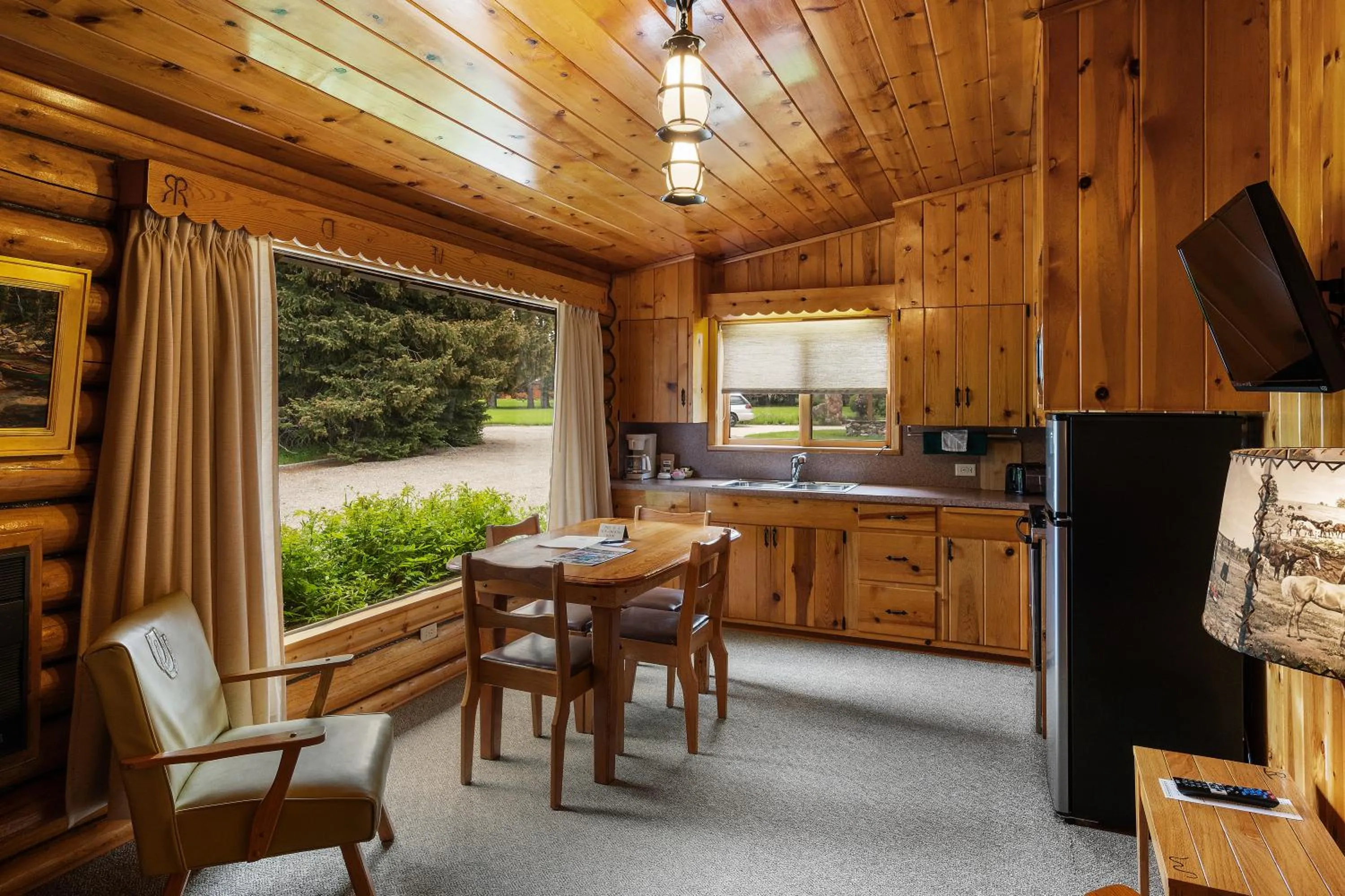TV and multimedia in El Western Cabins & Lodges