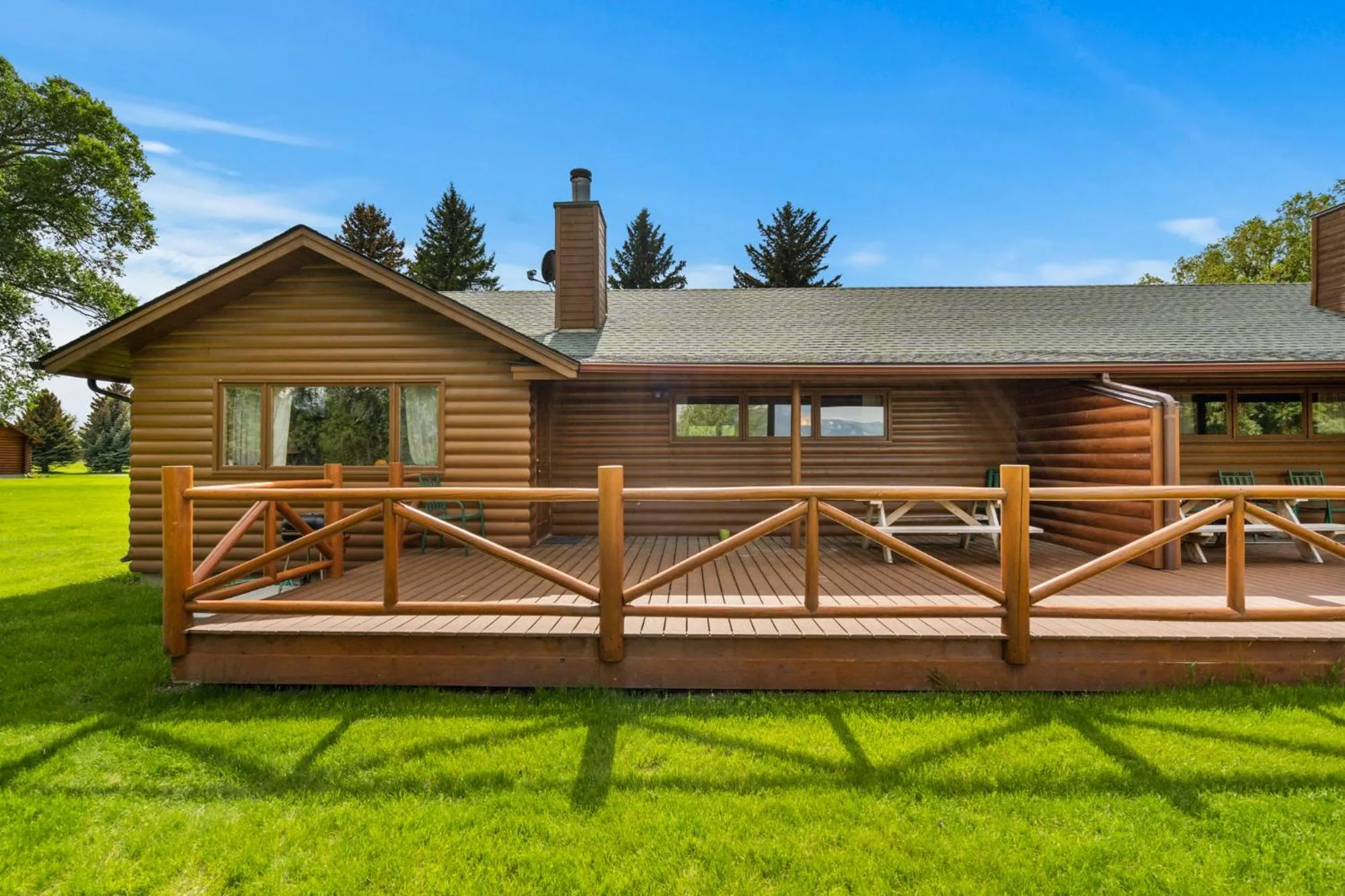 Patio in El Western Cabins & Lodges