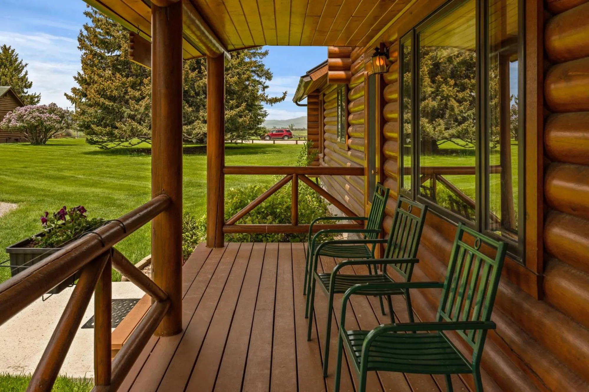 Patio in El Western Cabins & Lodges