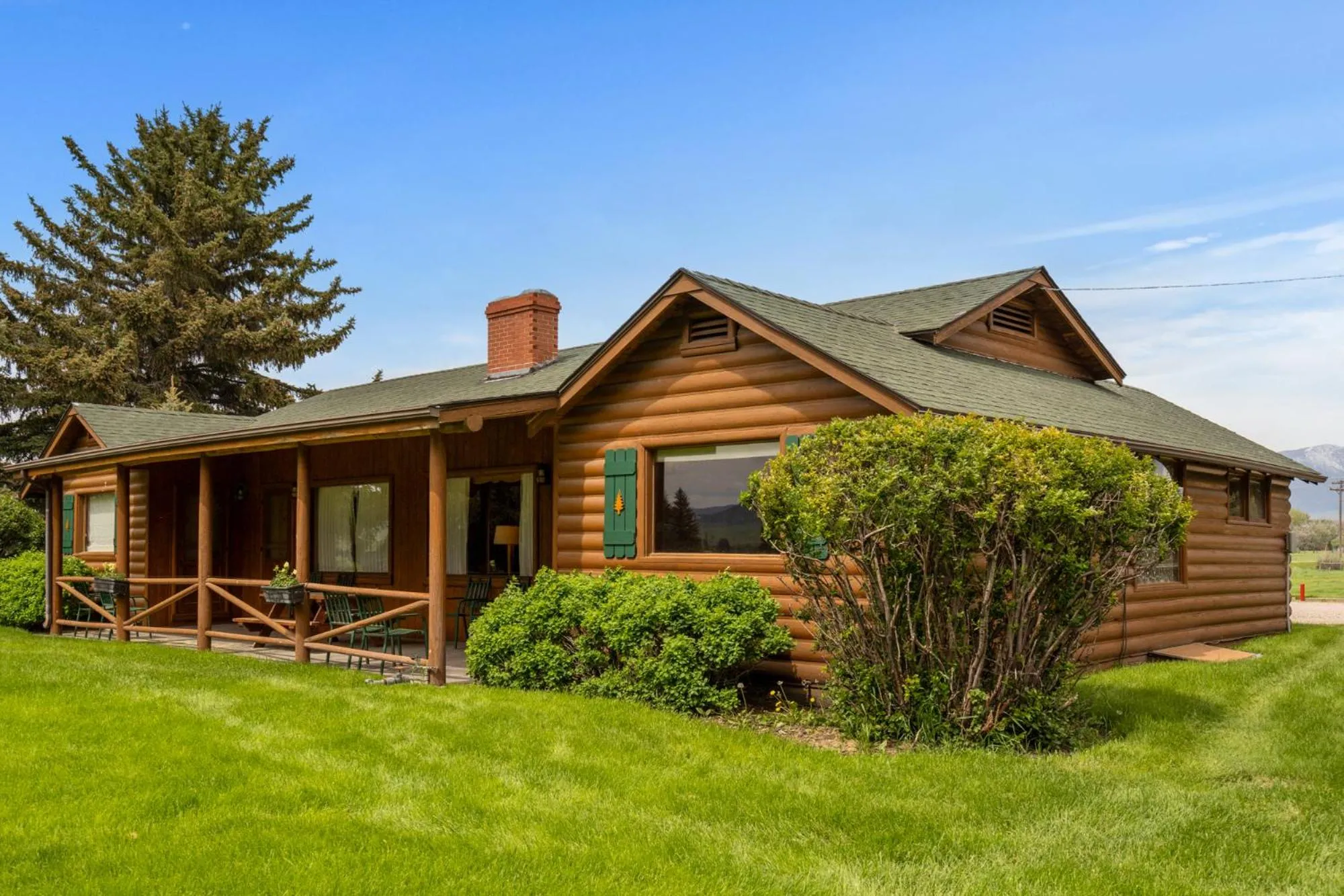 Property building in El Western Cabins & Lodges