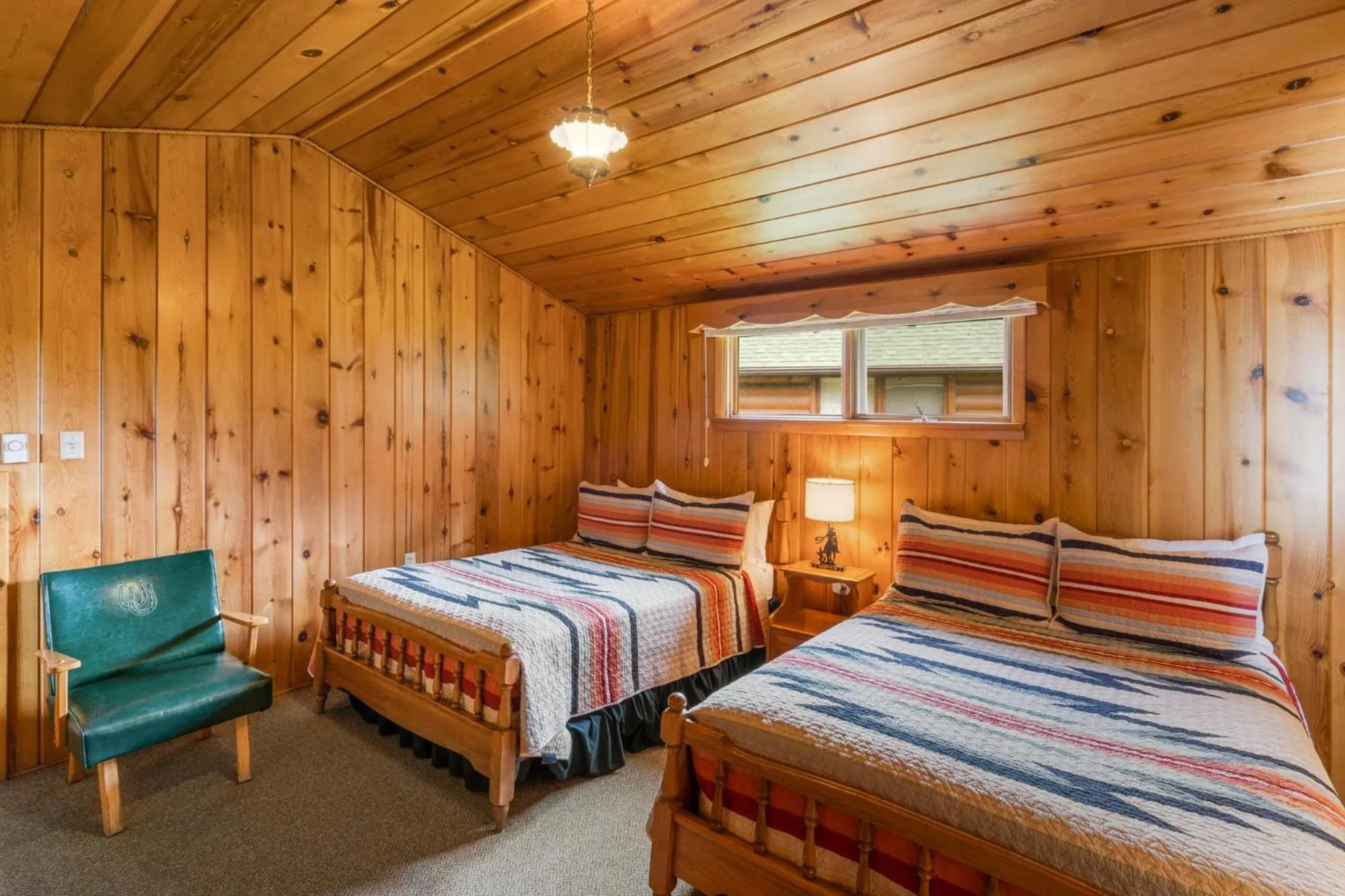Bed in El Western Cabins & Lodges