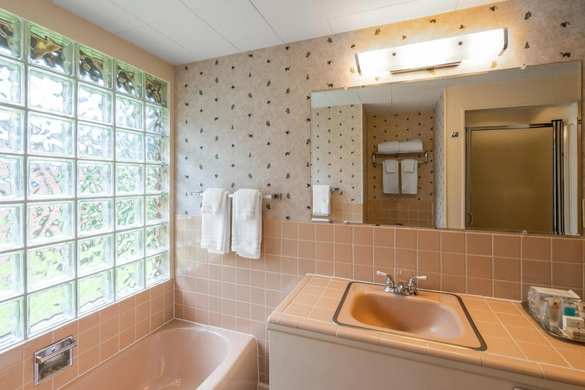 Bathroom in El Western Cabins & Lodges