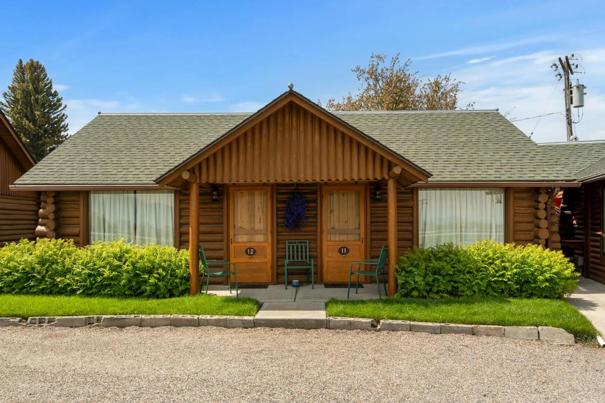 Property building in El Western Cabins & Lodges