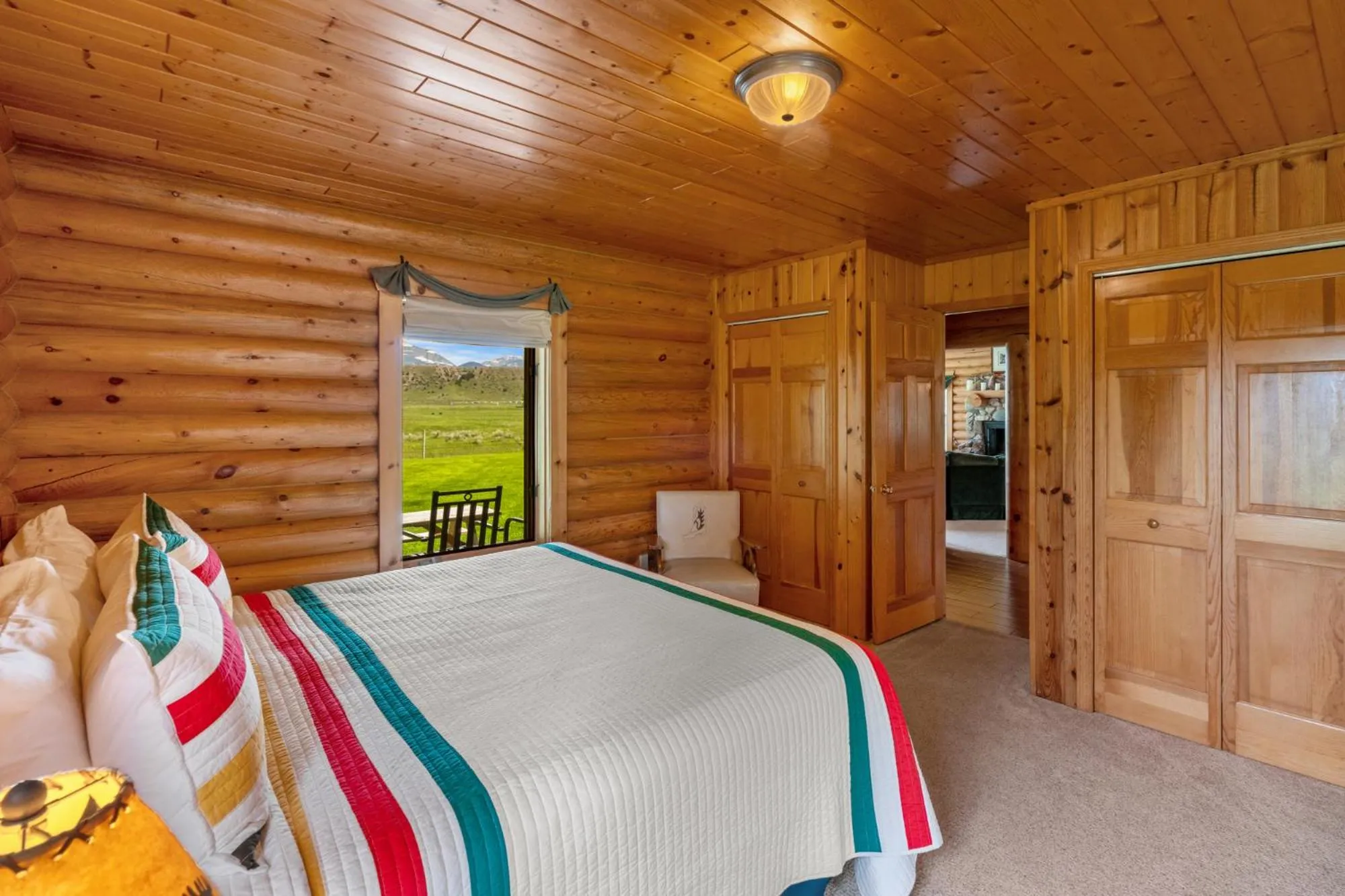 Bed in El Western Cabins & Lodges