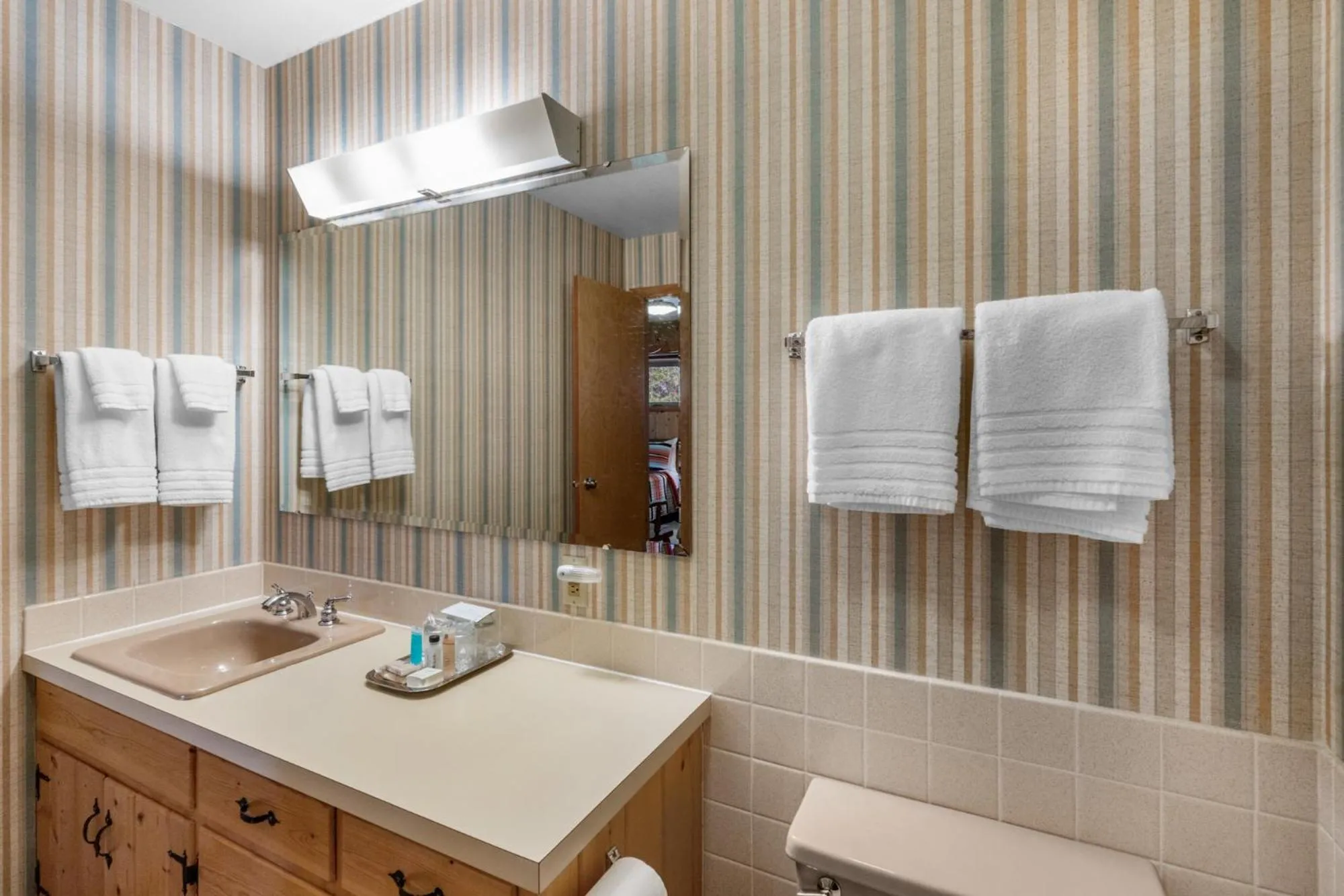 Bathroom in El Western Cabins & Lodges