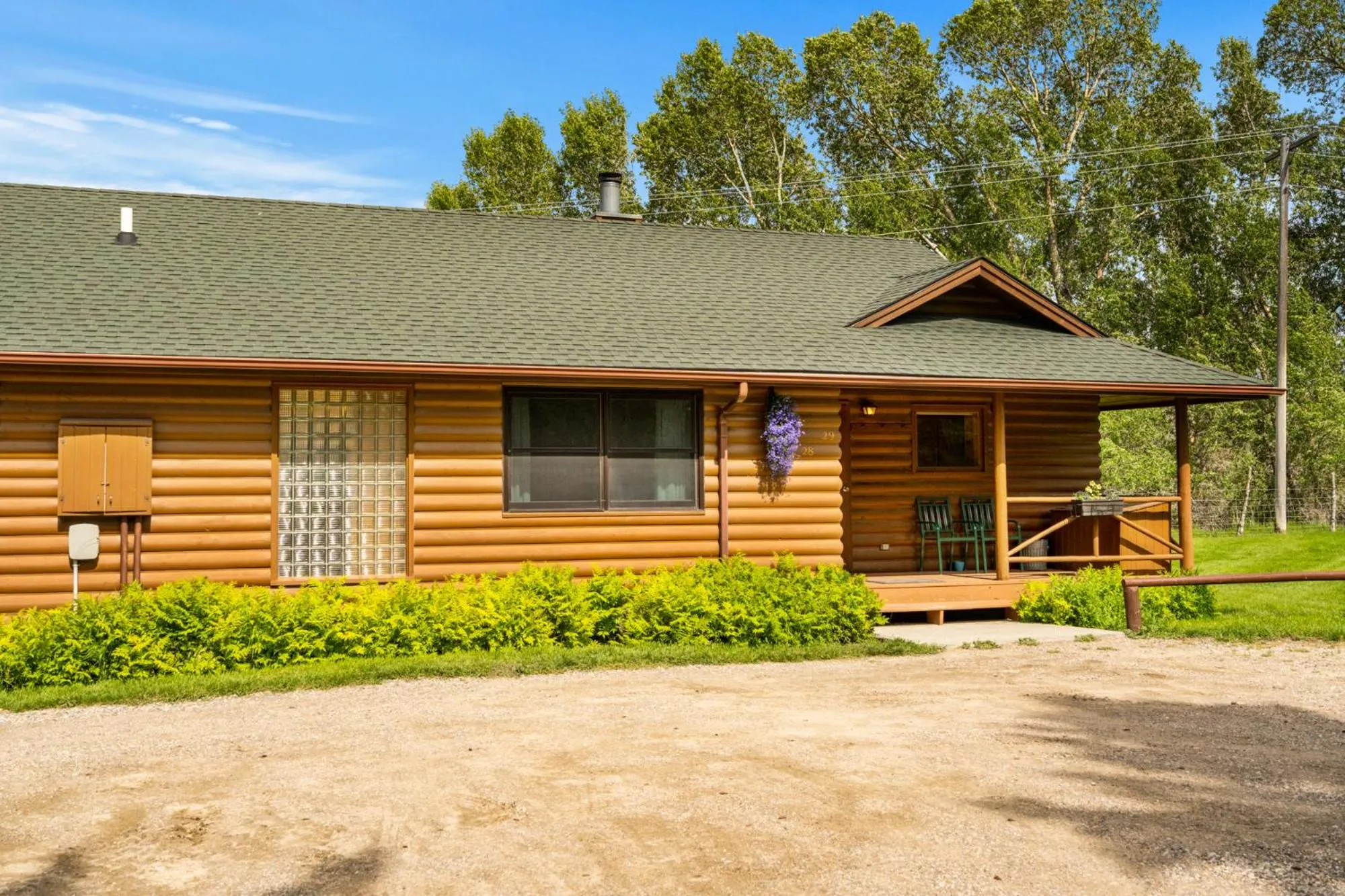 Property building in El Western Cabins & Lodges