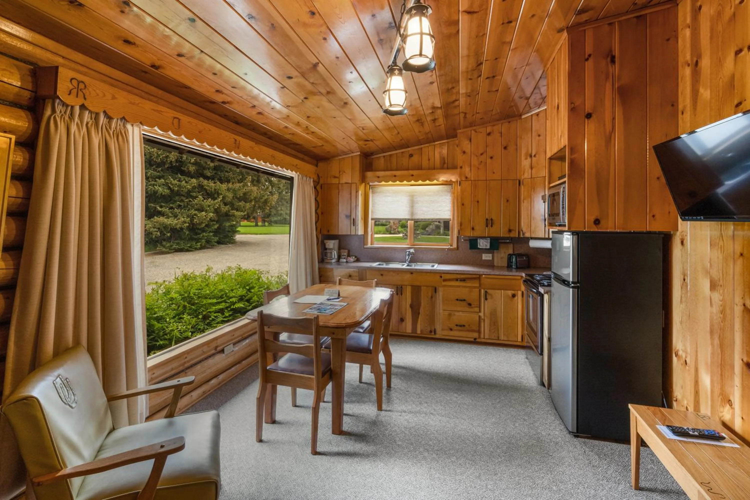 TV and multimedia in El Western Cabins & Lodges