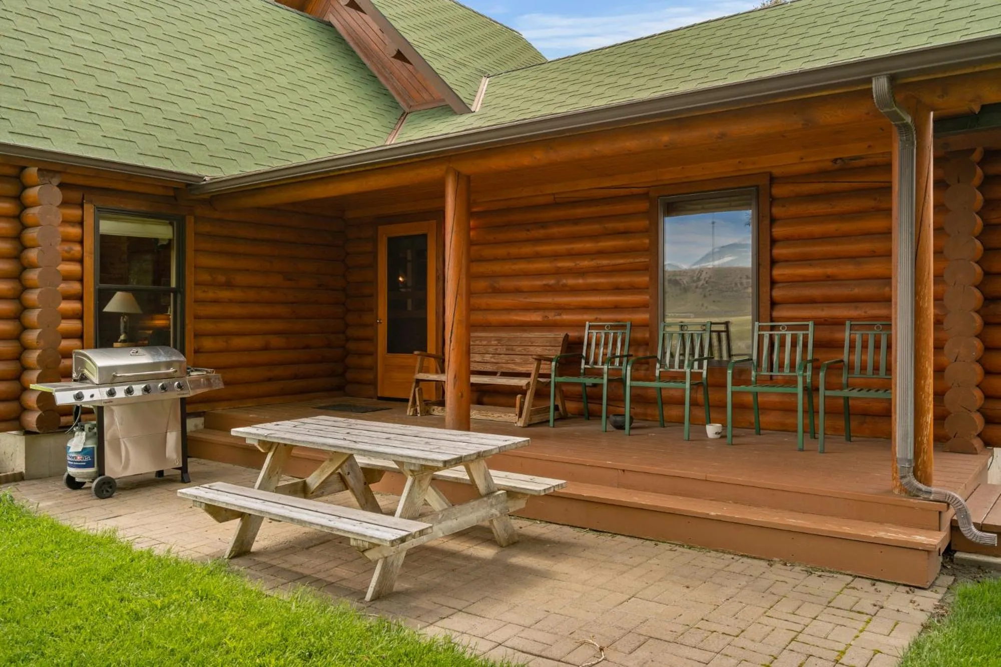 Patio in El Western Cabins & Lodges