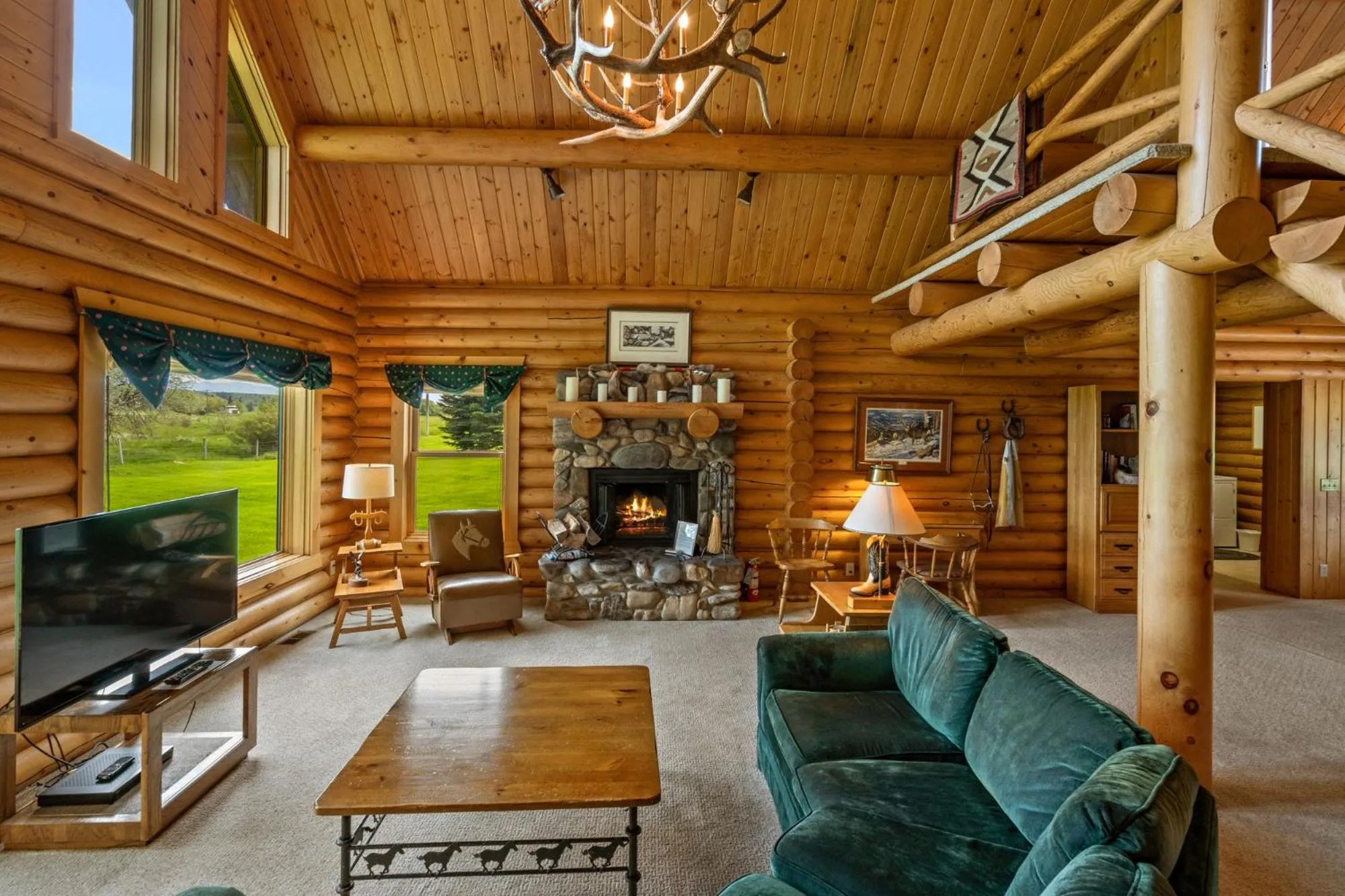 TV and multimedia in El Western Cabins & Lodges