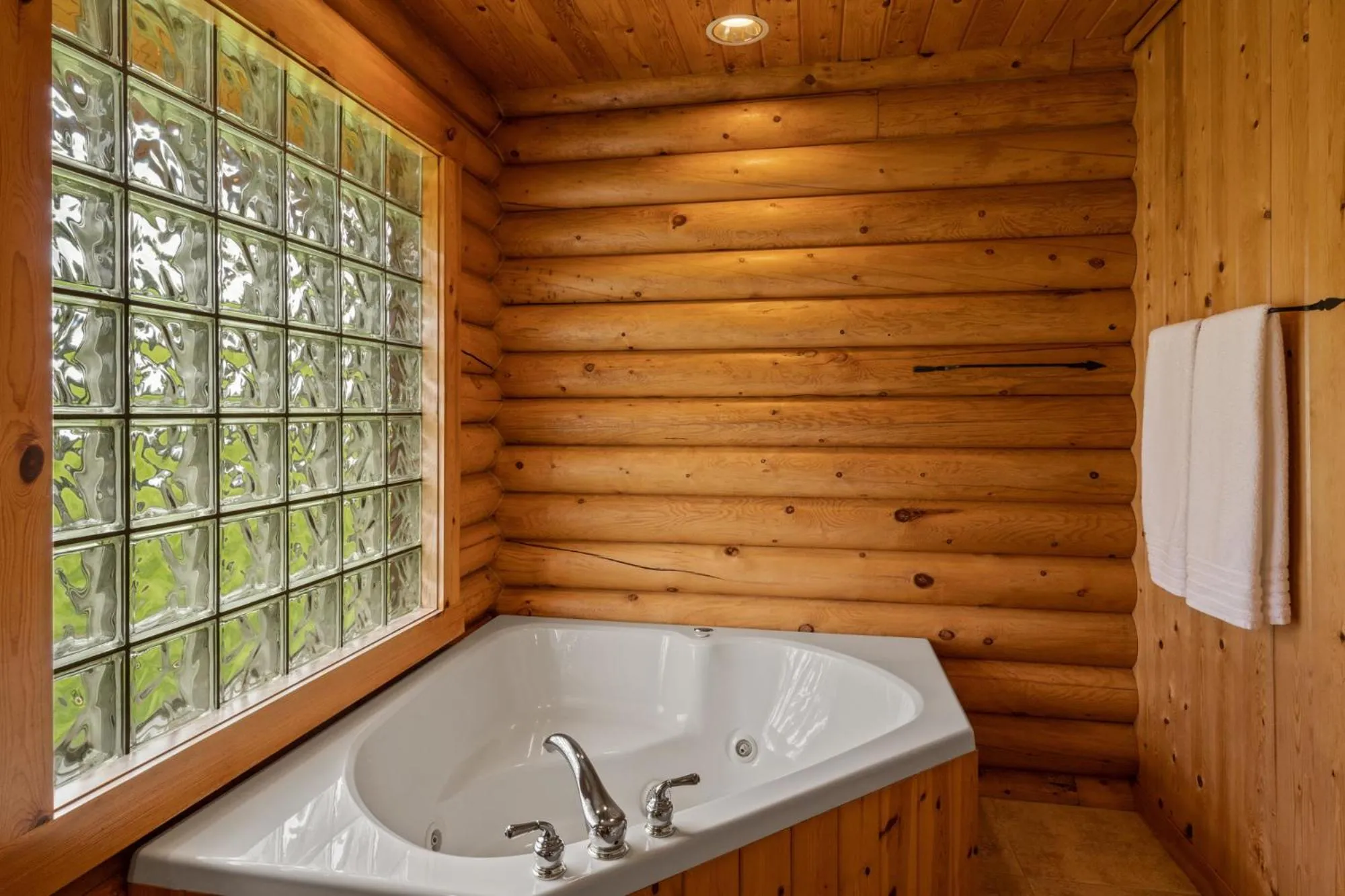 Bathroom in El Western Cabins & Lodges