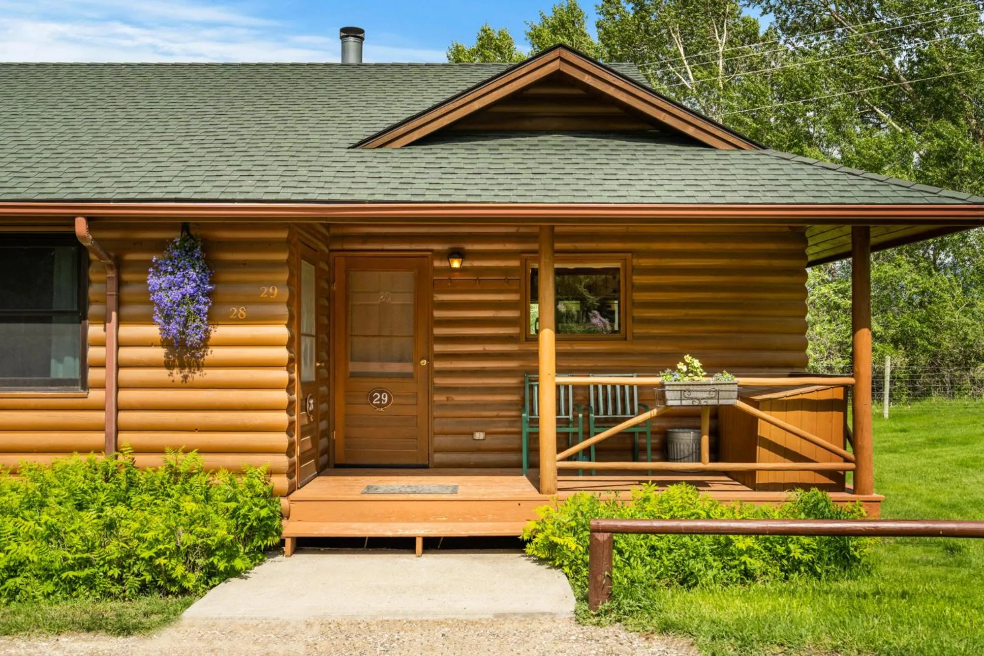 Property building in El Western Cabins & Lodges