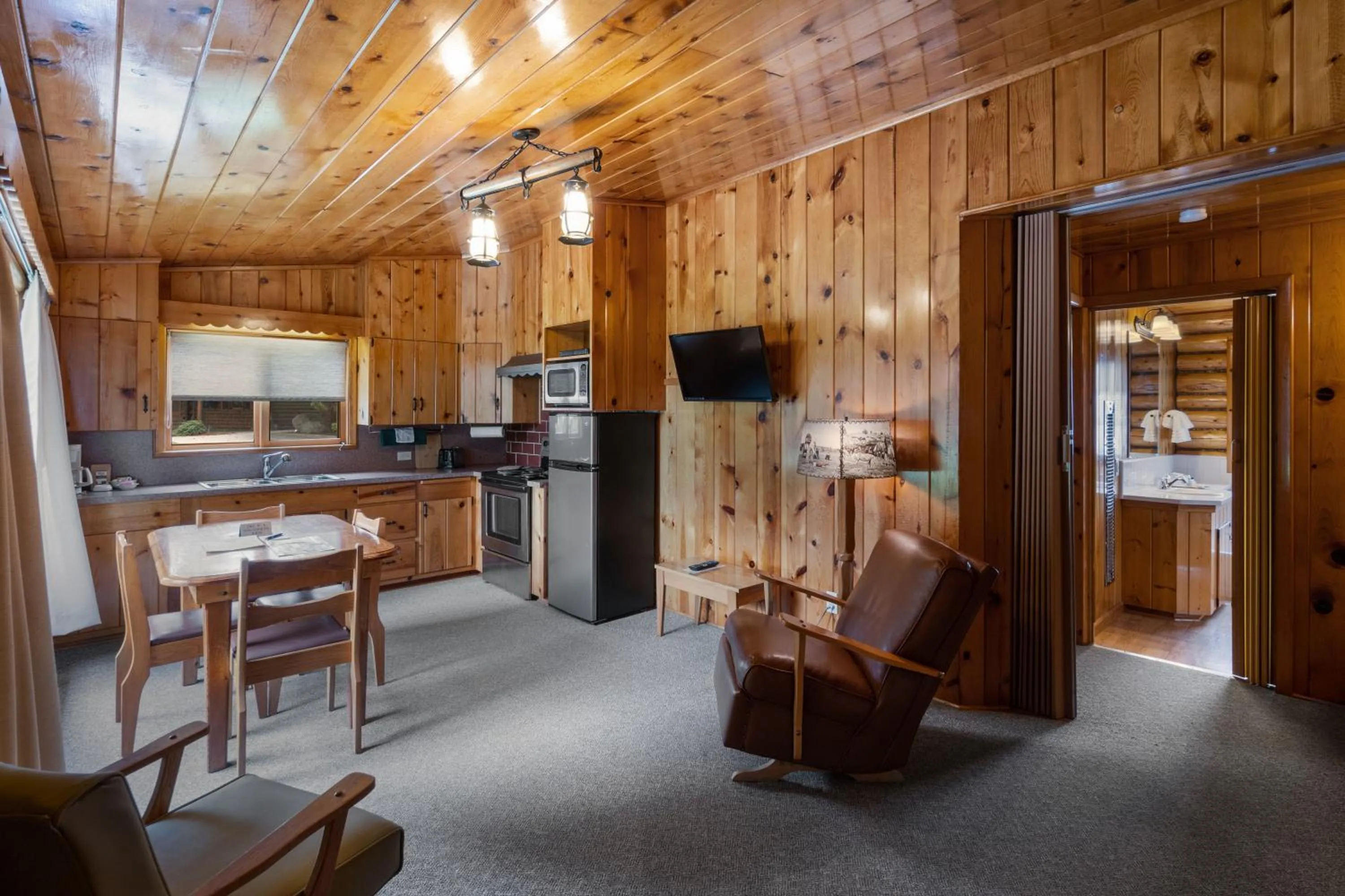 TV and multimedia in El Western Cabins & Lodges