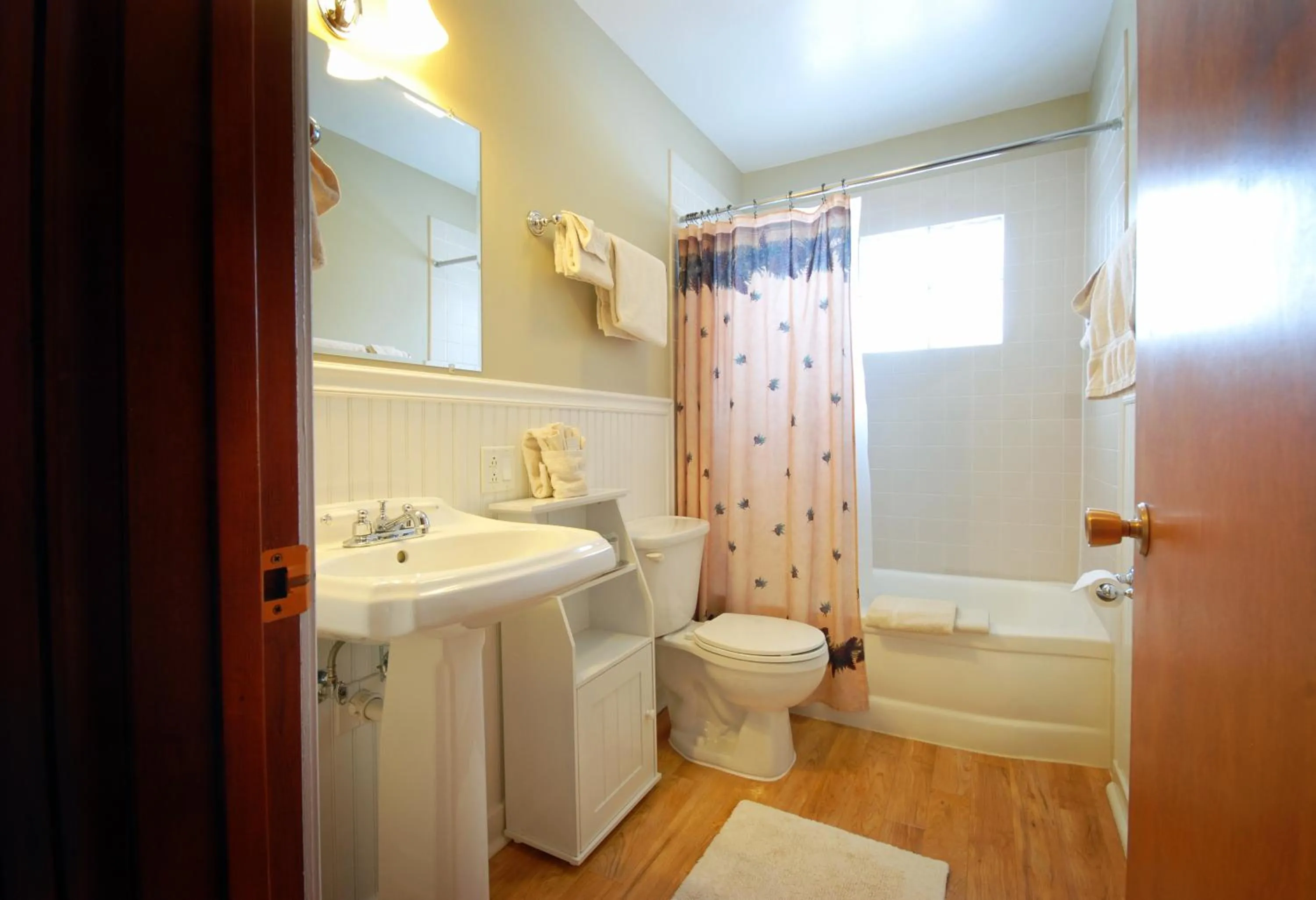 Shower in El Western Cabins & Lodges