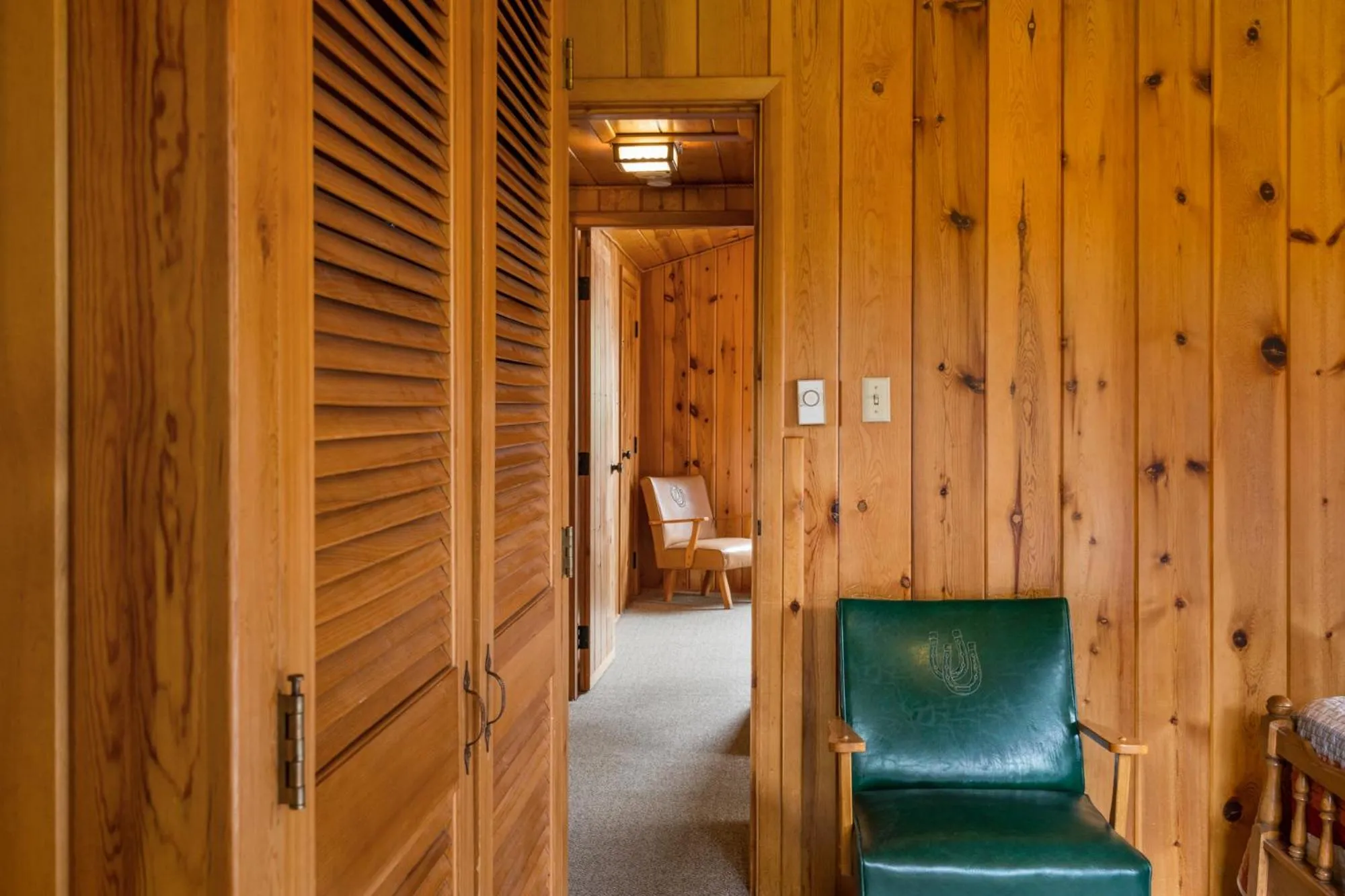 Seating area in El Western Cabins & Lodges