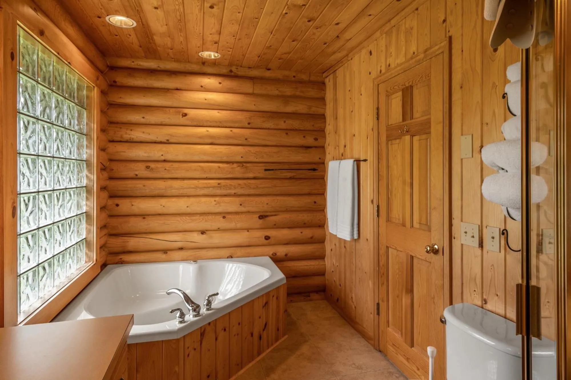 Bathroom in El Western Cabins & Lodges