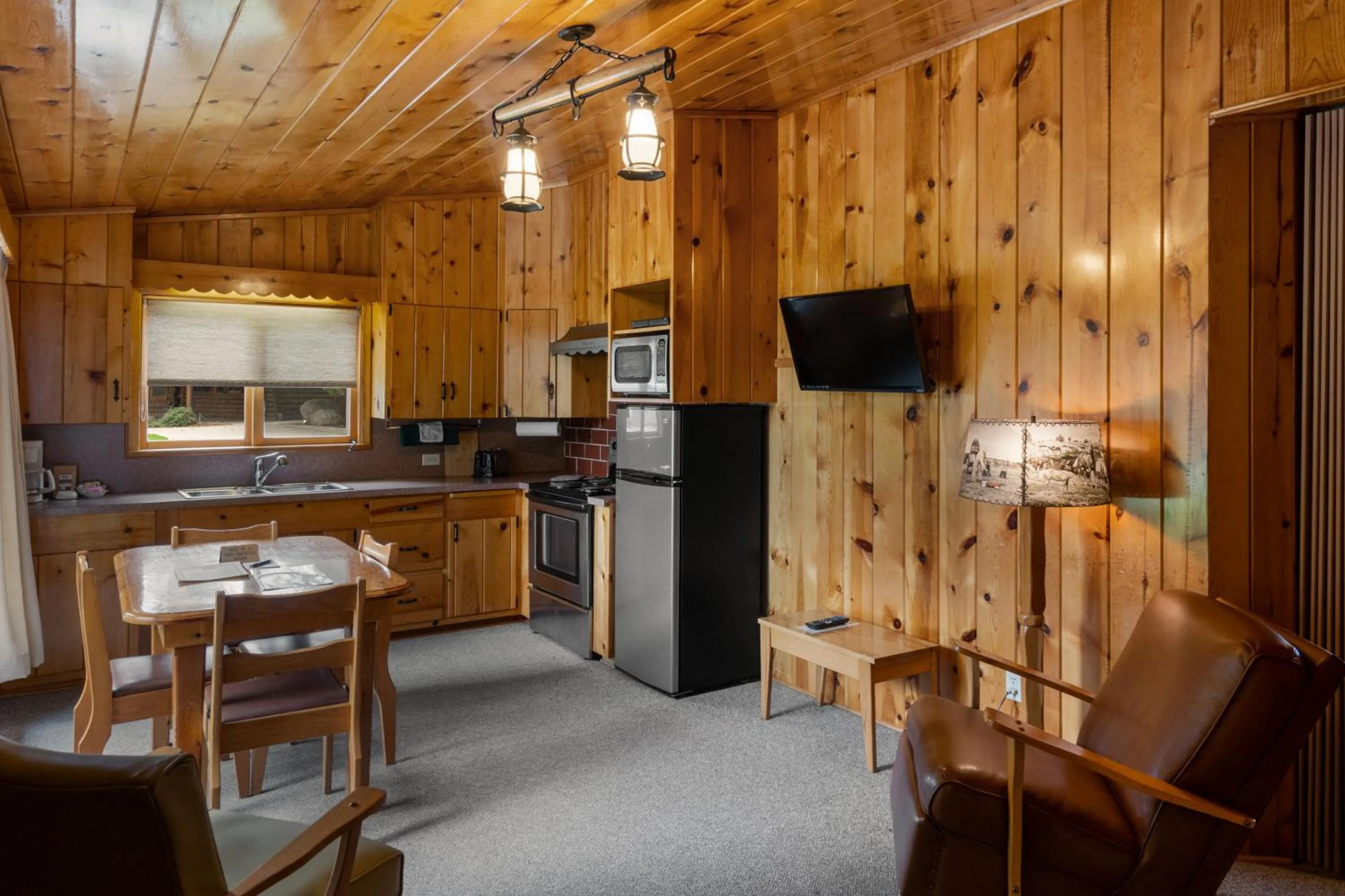 TV and multimedia in El Western Cabins & Lodges