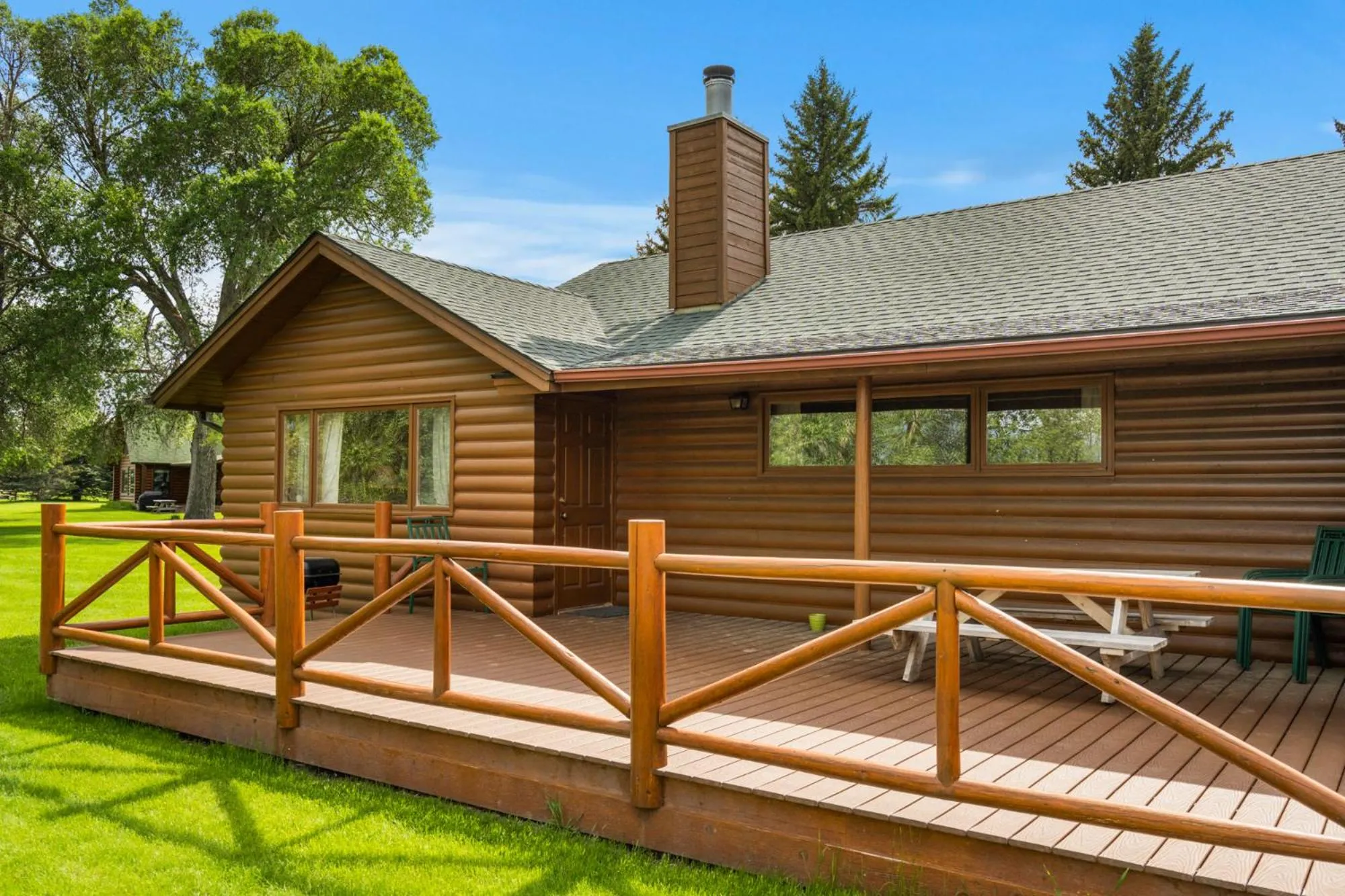 Patio in El Western Cabins & Lodges