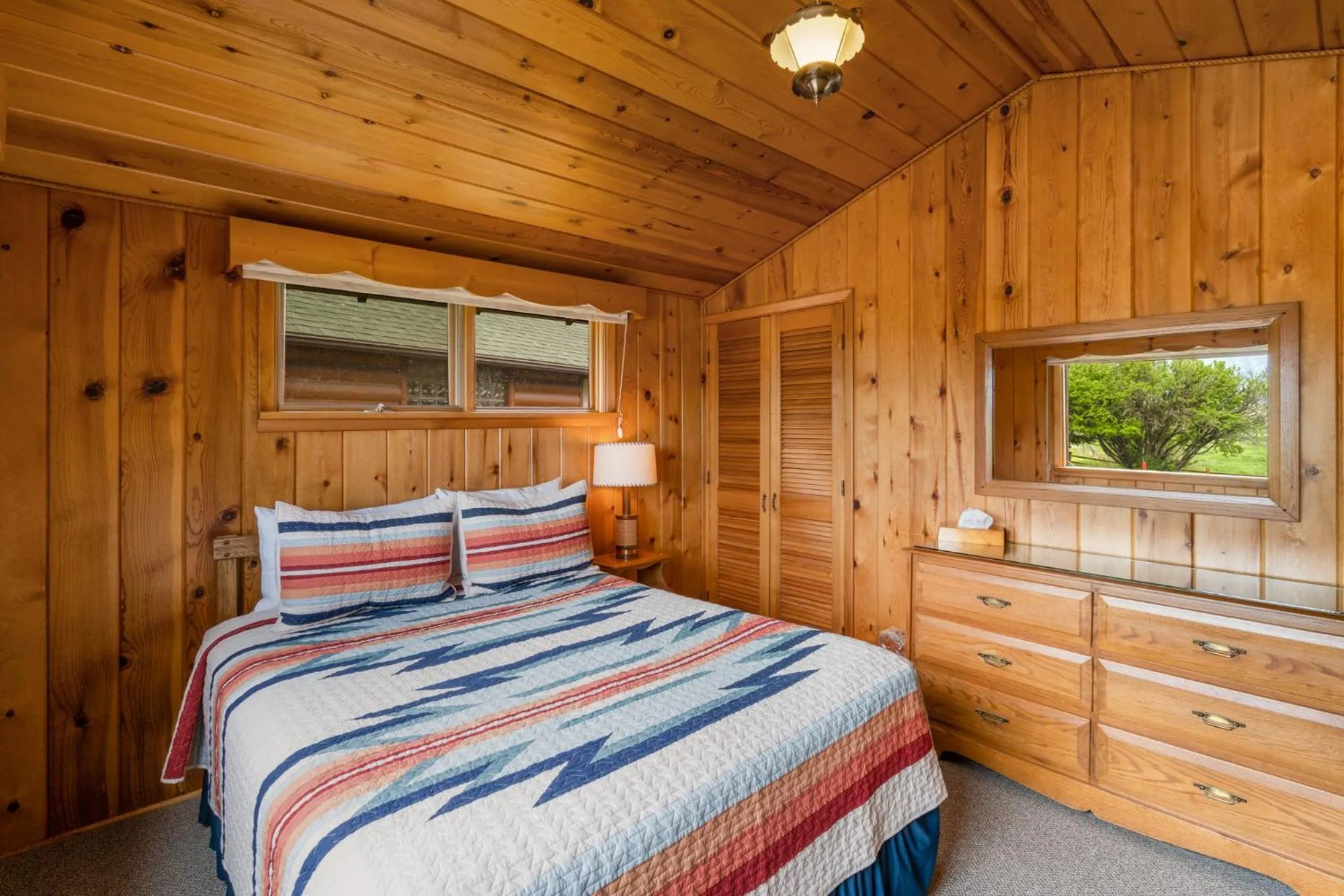 Bed in El Western Cabins & Lodges