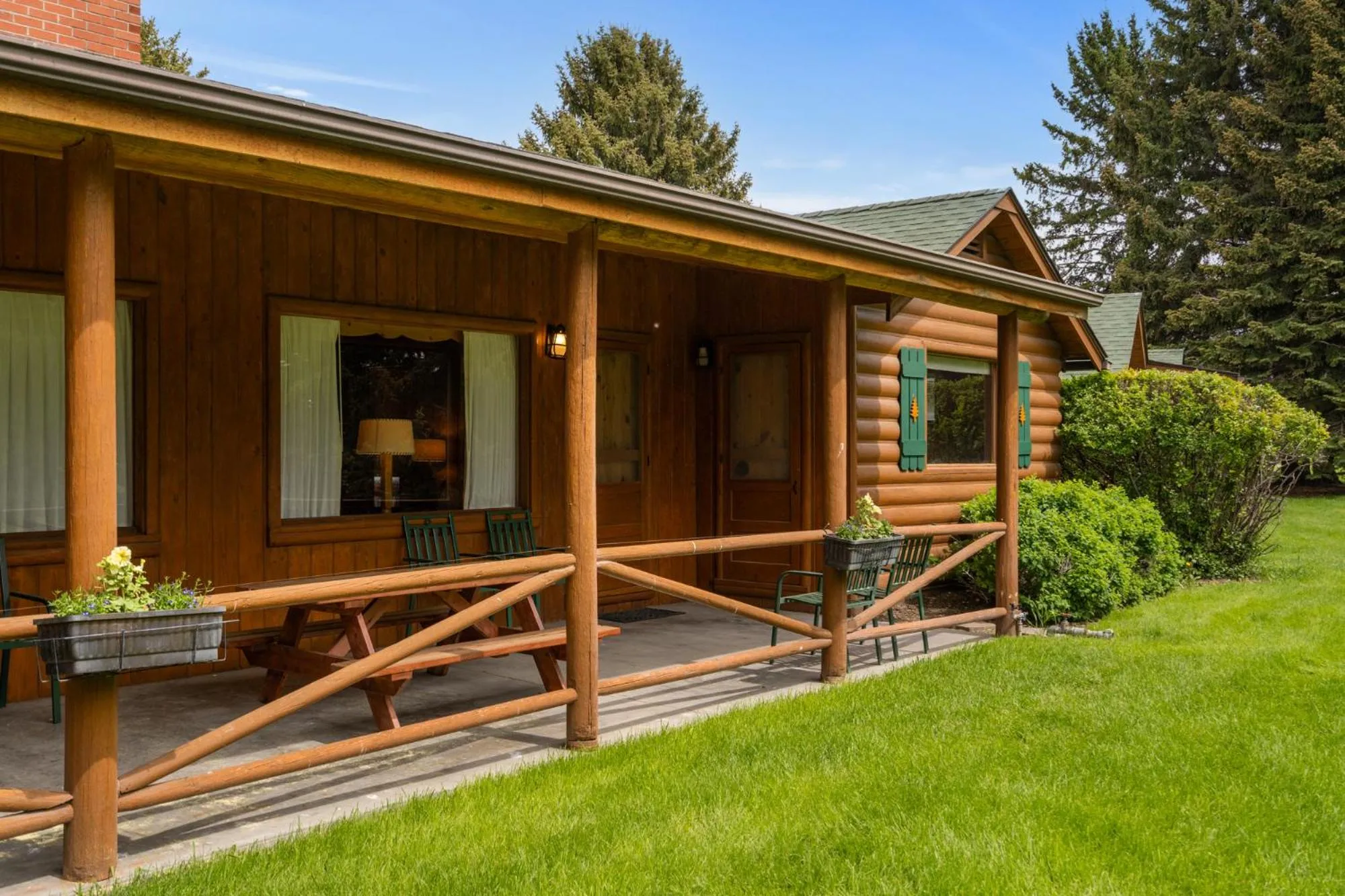 Property building in El Western Cabins & Lodges